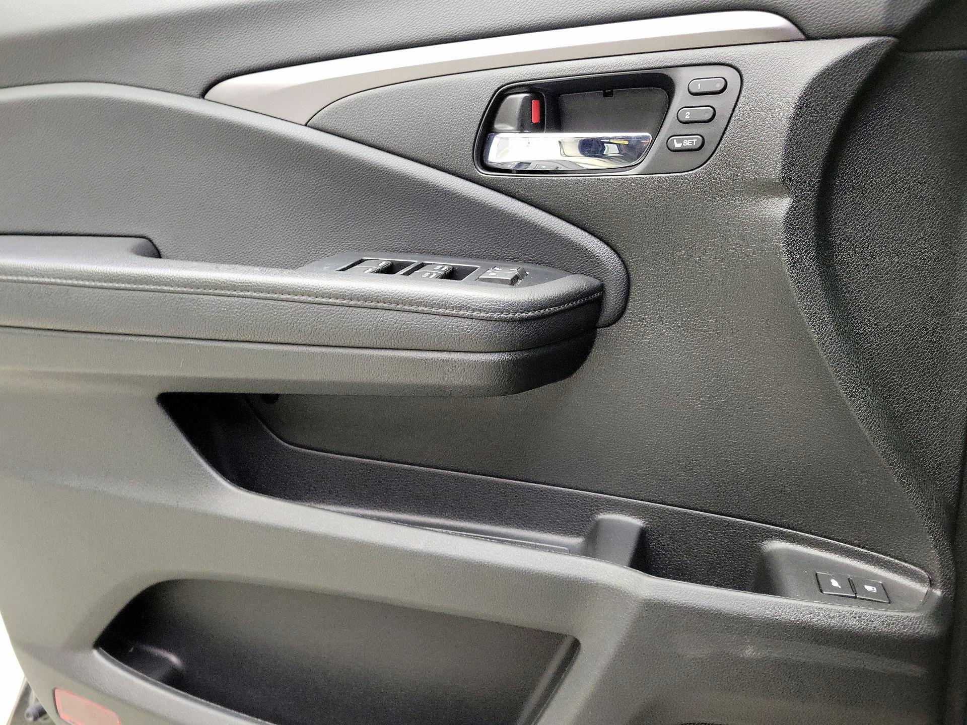 Thumbnail: 2021 Honda Pilot - 12