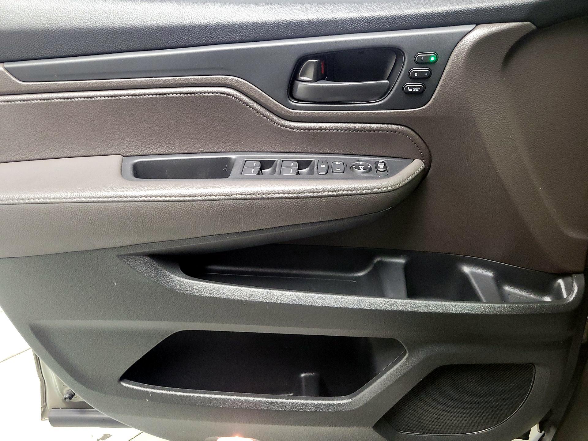 Thumbnail: 2019 Honda Odyssey - 12
