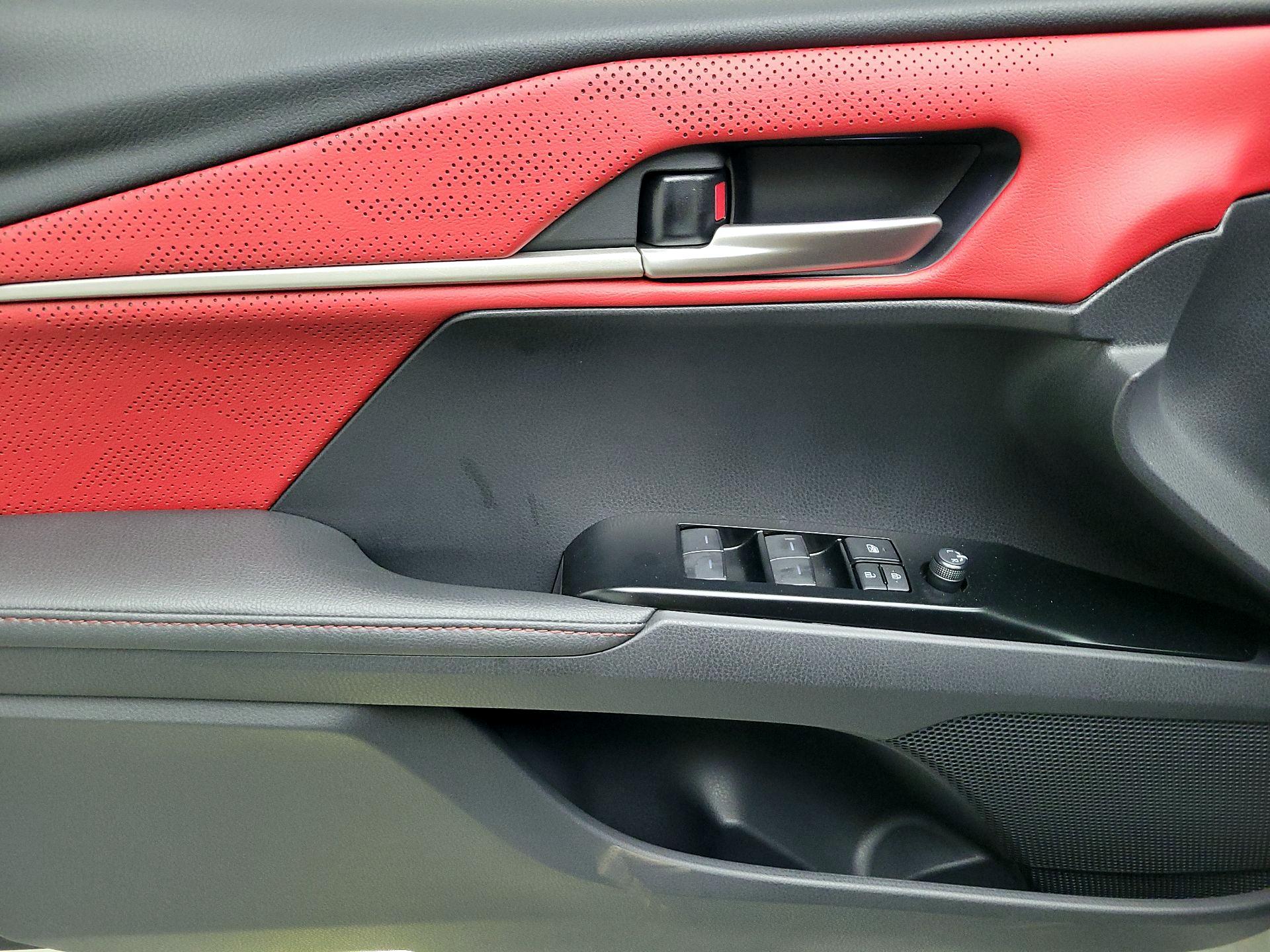 Thumbnail: 2025 Toyota Camry - 12