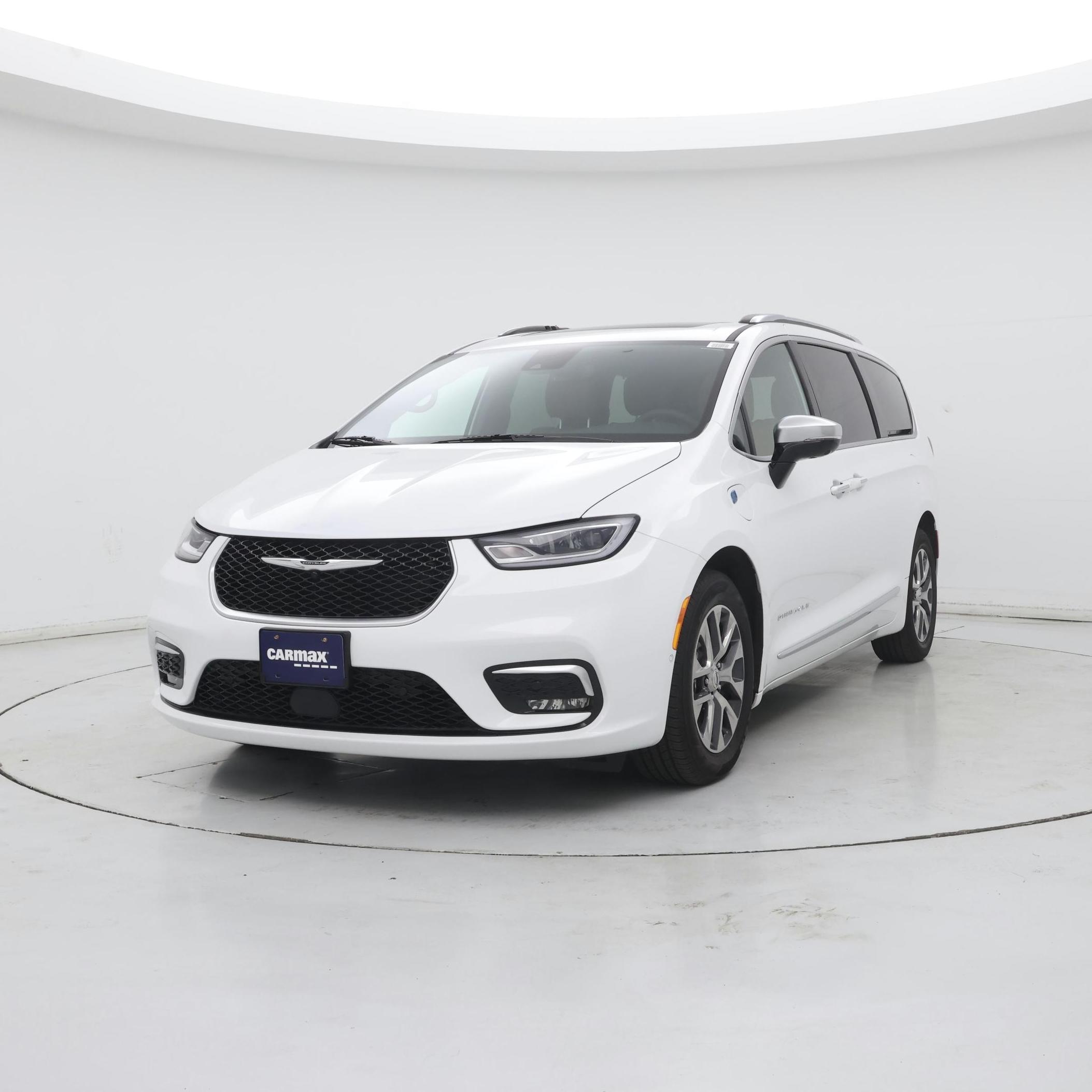 Thumbnail: 2023 Chrysler Pacifica - 4