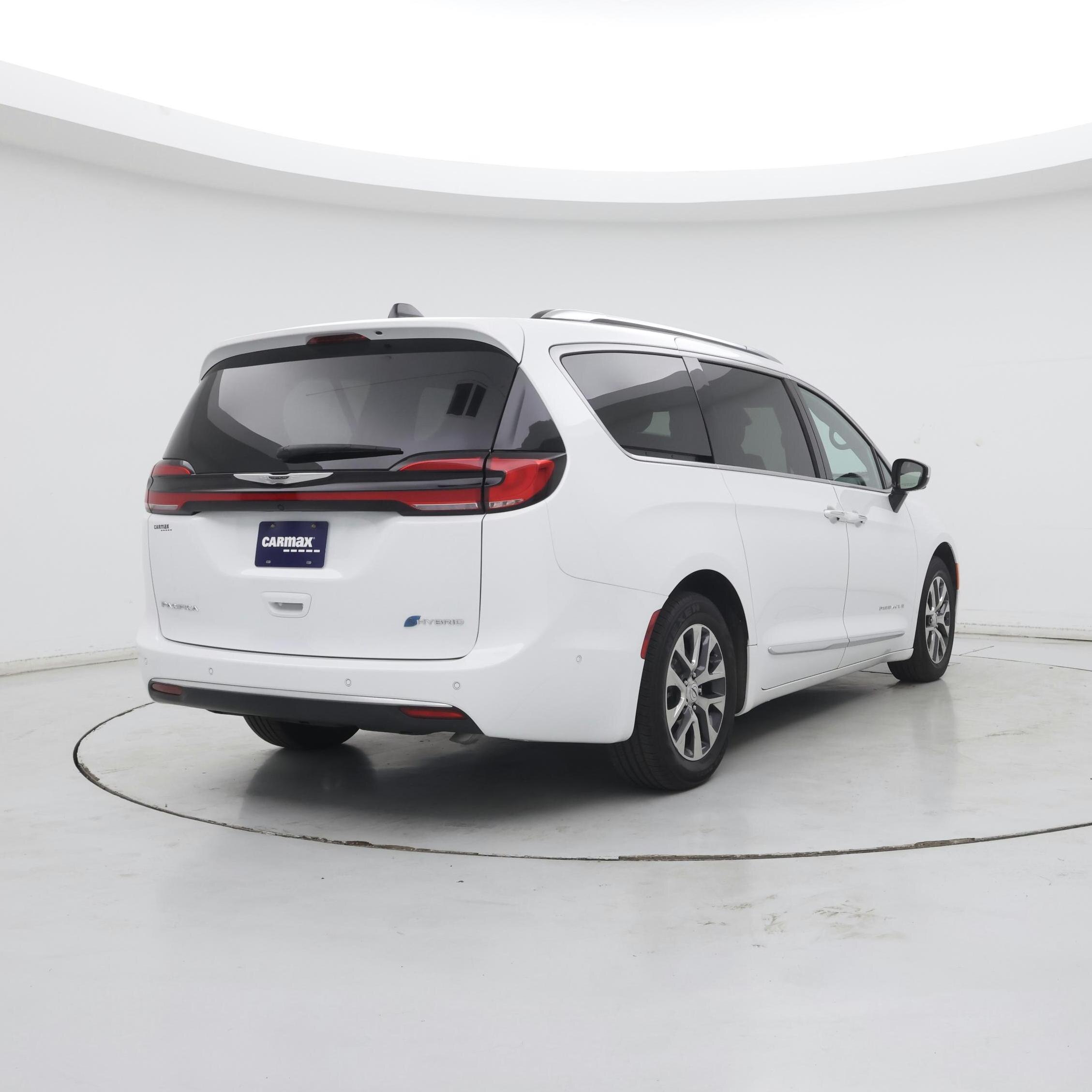 Thumbnail: 2023 Chrysler Pacifica - 8
