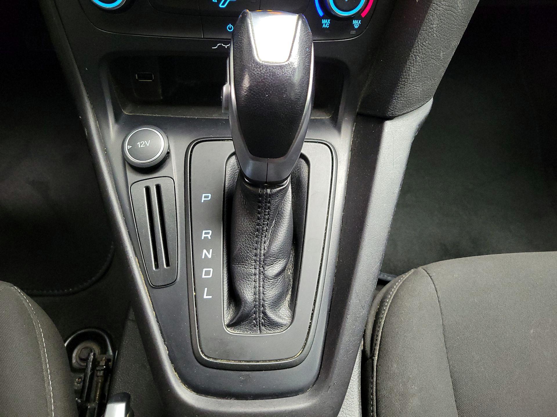 Thumbnail: 2015 Ford Focus - 17