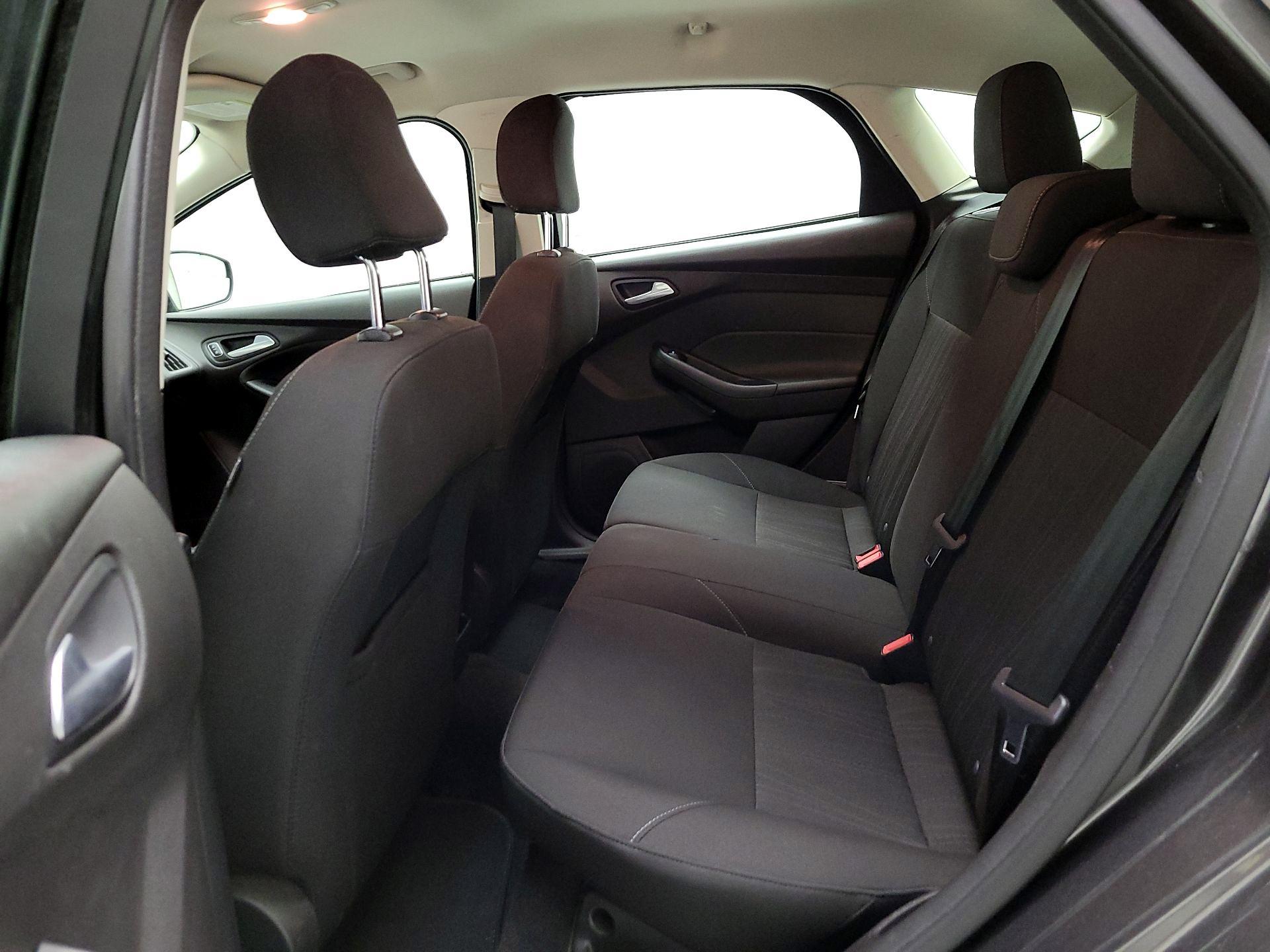 Thumbnail: 2015 Ford Focus - 19
