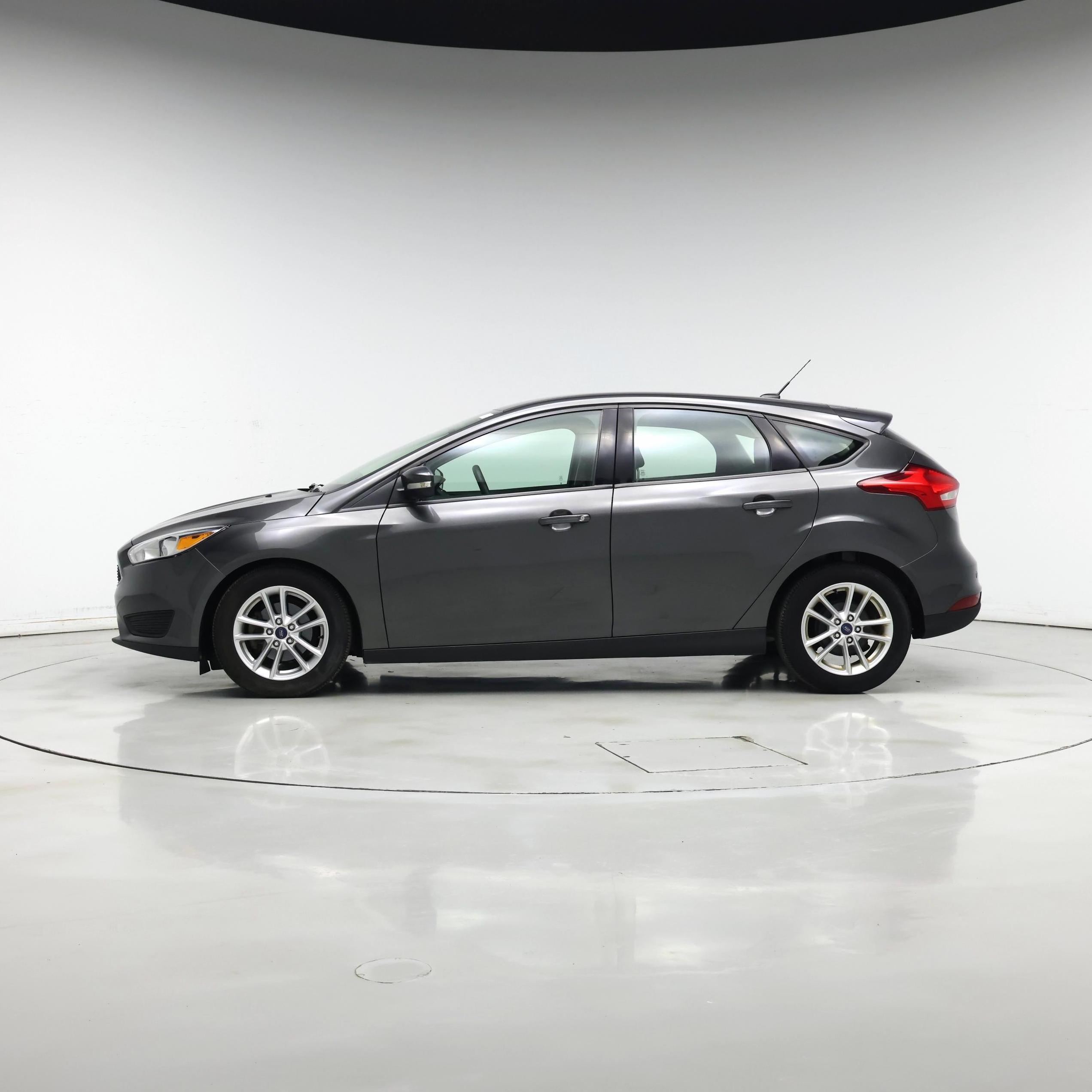 Thumbnail: 2015 Ford Focus - 3