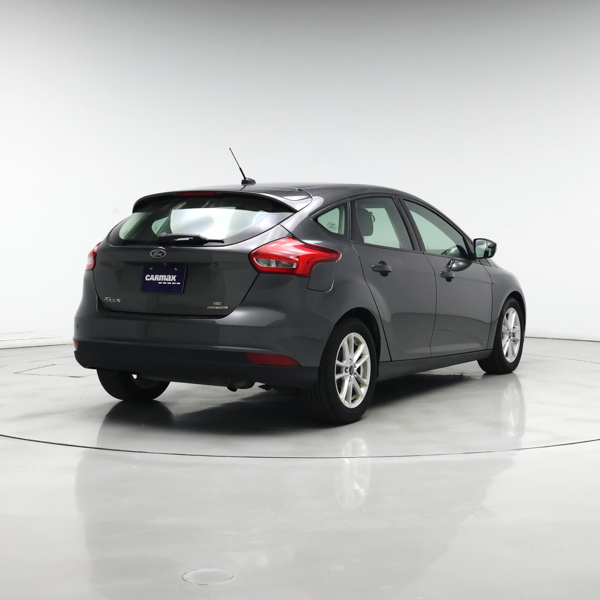 Thumbnail: 2015 Ford Focus - 8