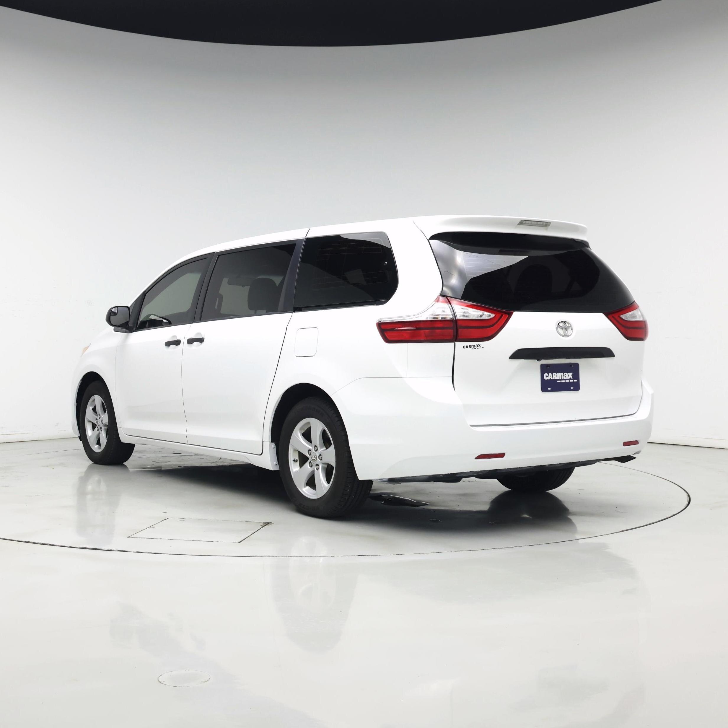 Thumbnail: 2017 Toyota Sienna - 2