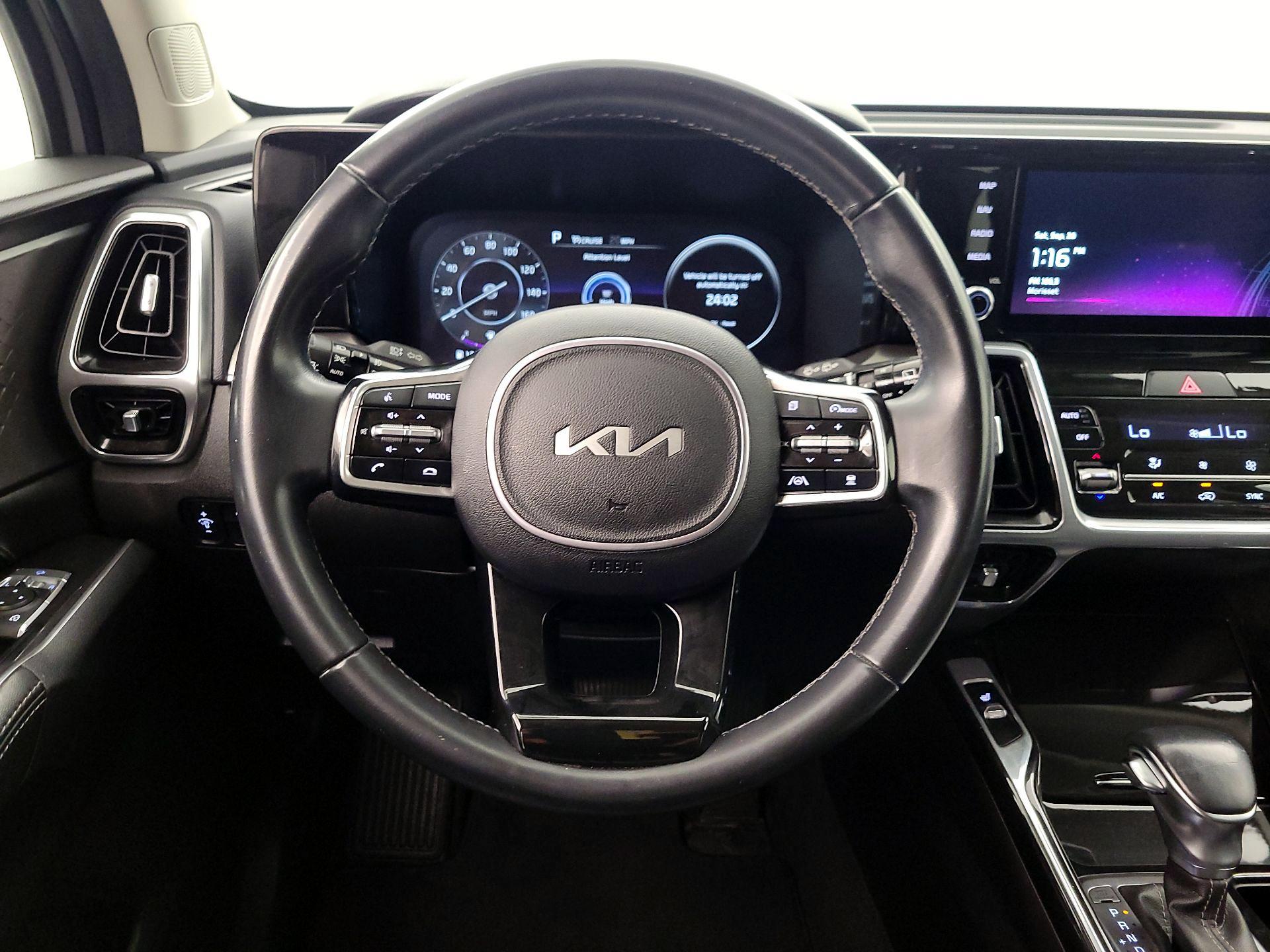Thumbnail: 2023 Kia Sorento - 10