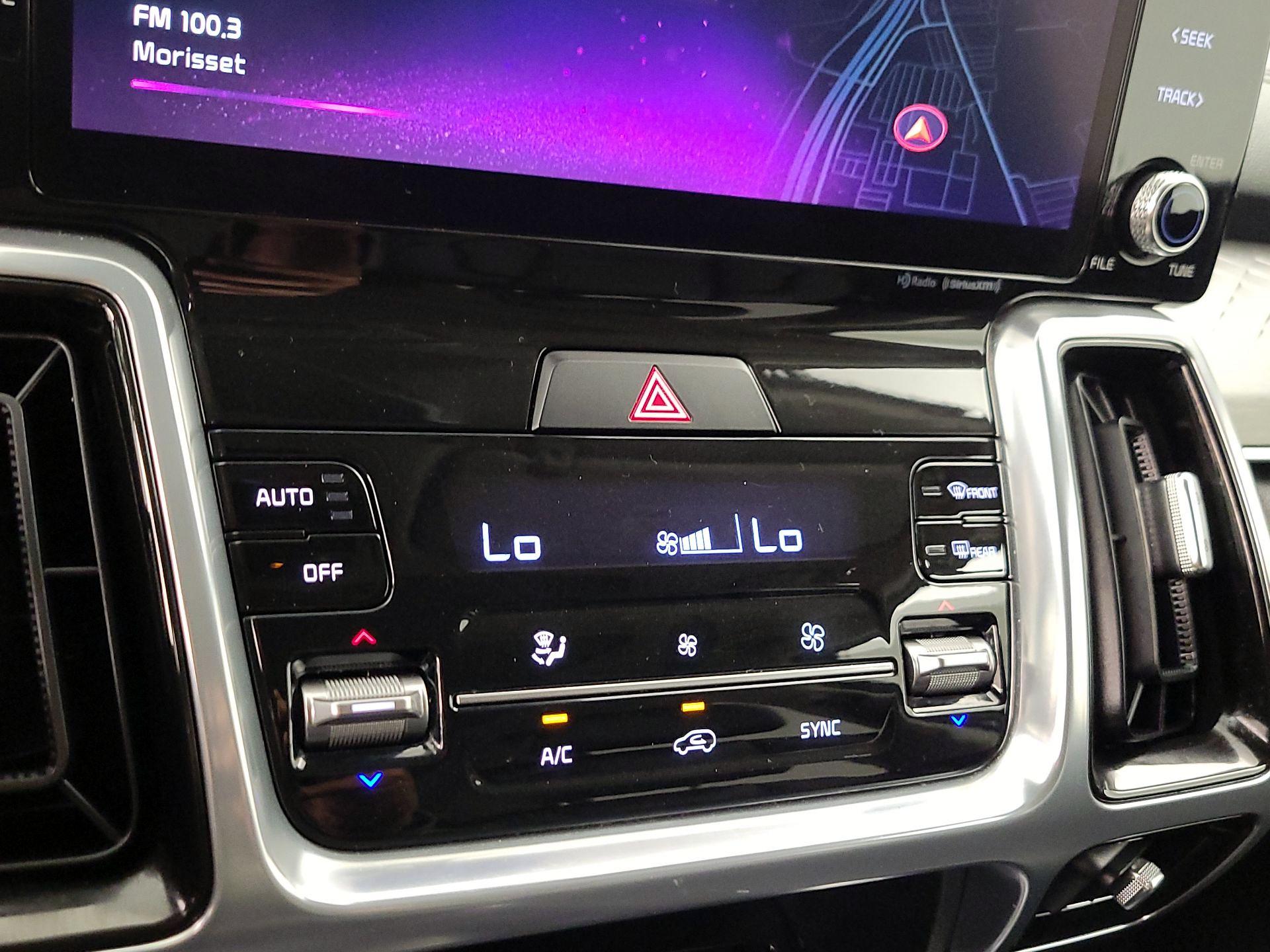 Thumbnail: 2023 Kia Sorento - 17