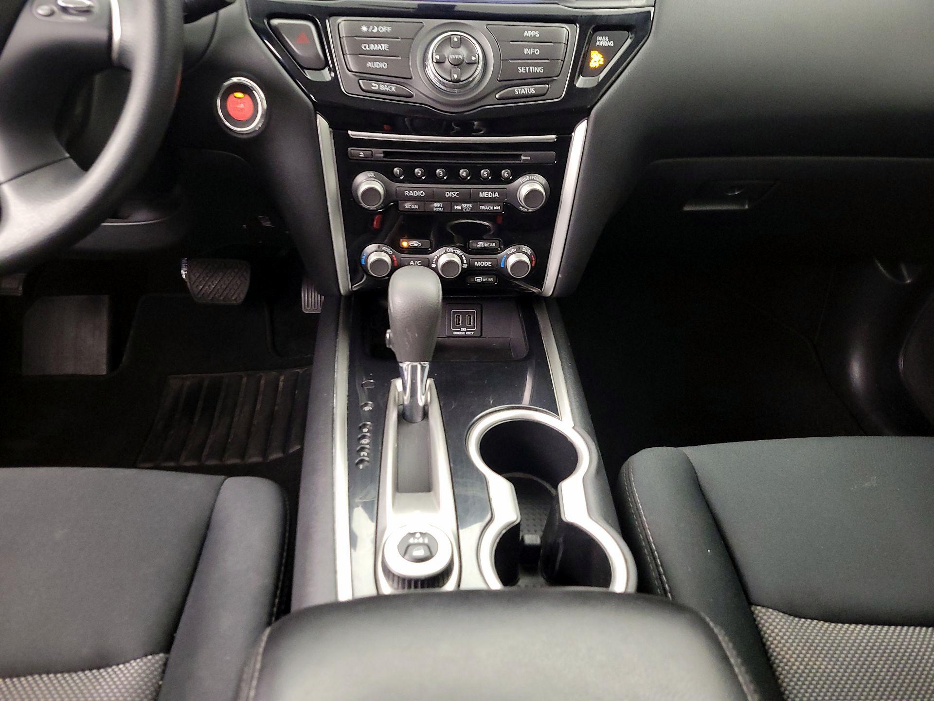 Thumbnail: 2018 Nissan Pathfinder - 17