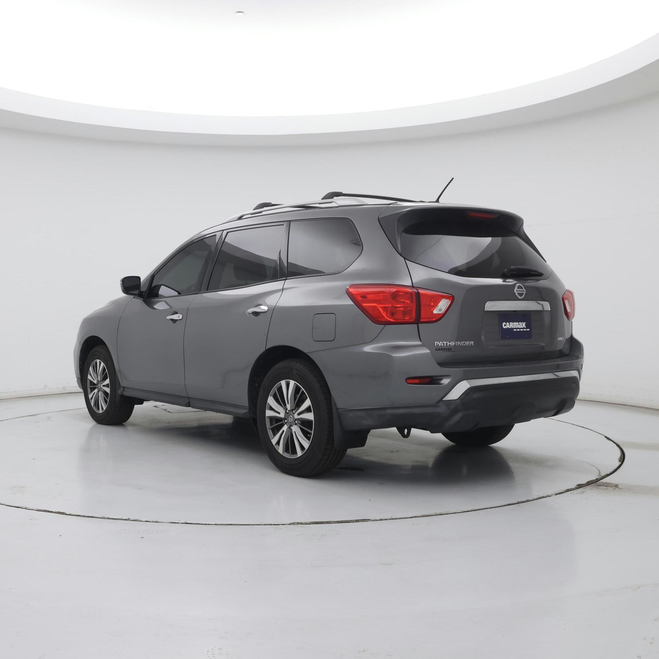 Thumbnail: 2018 Nissan Pathfinder - 2