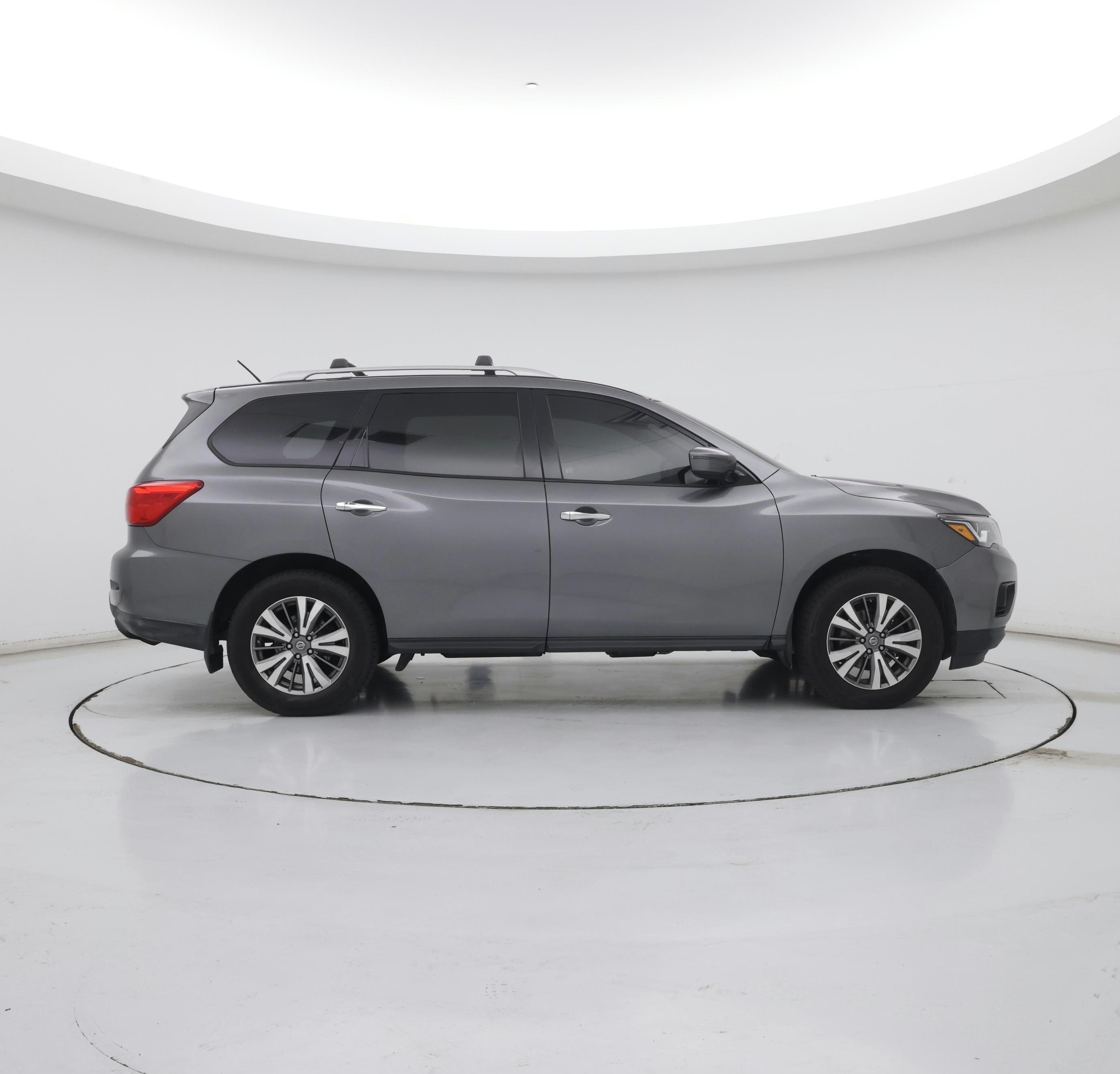 Thumbnail: 2018 Nissan Pathfinder - 7
