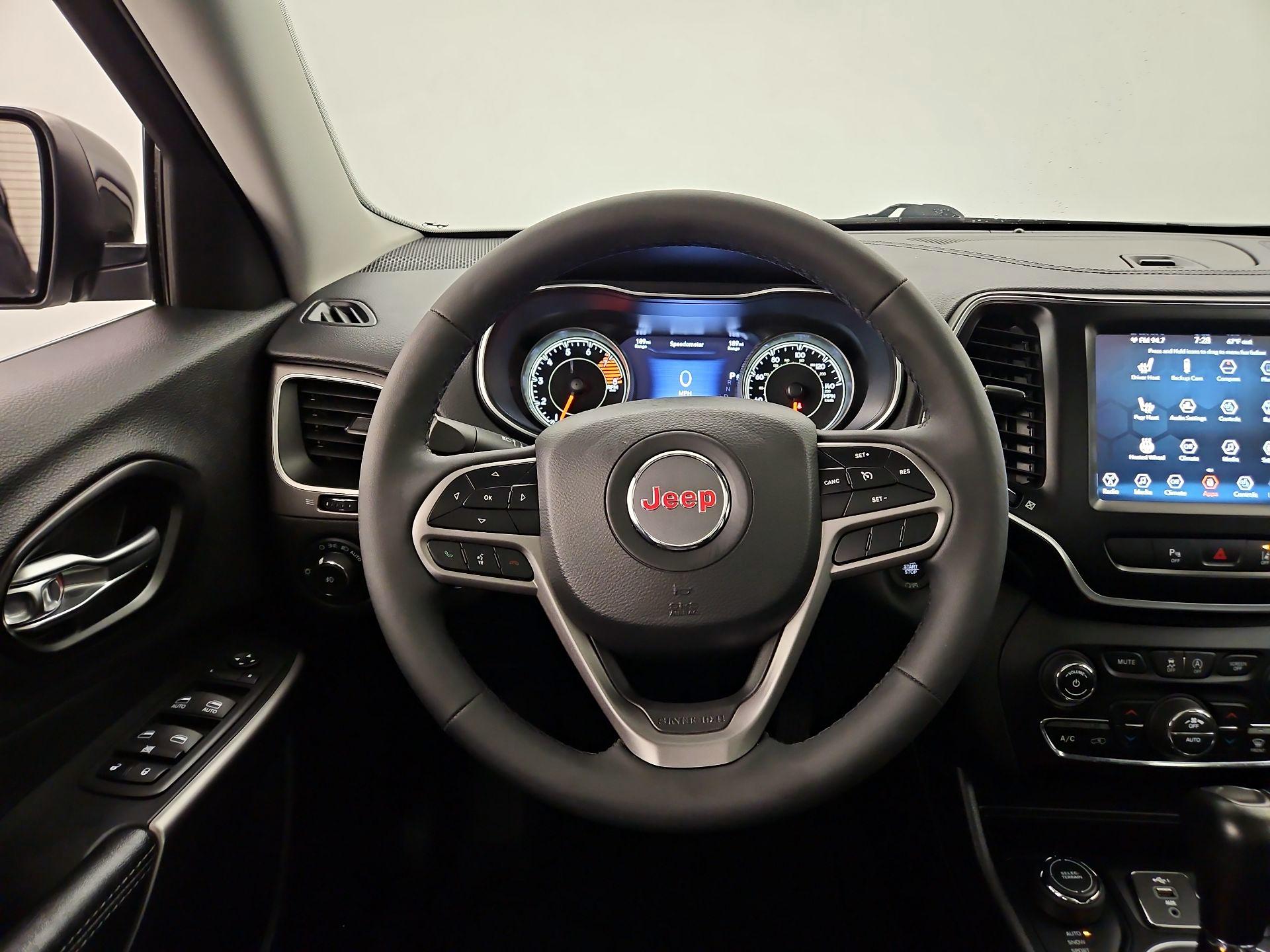 Thumbnail: 2022 Jeep Cherokee - 10