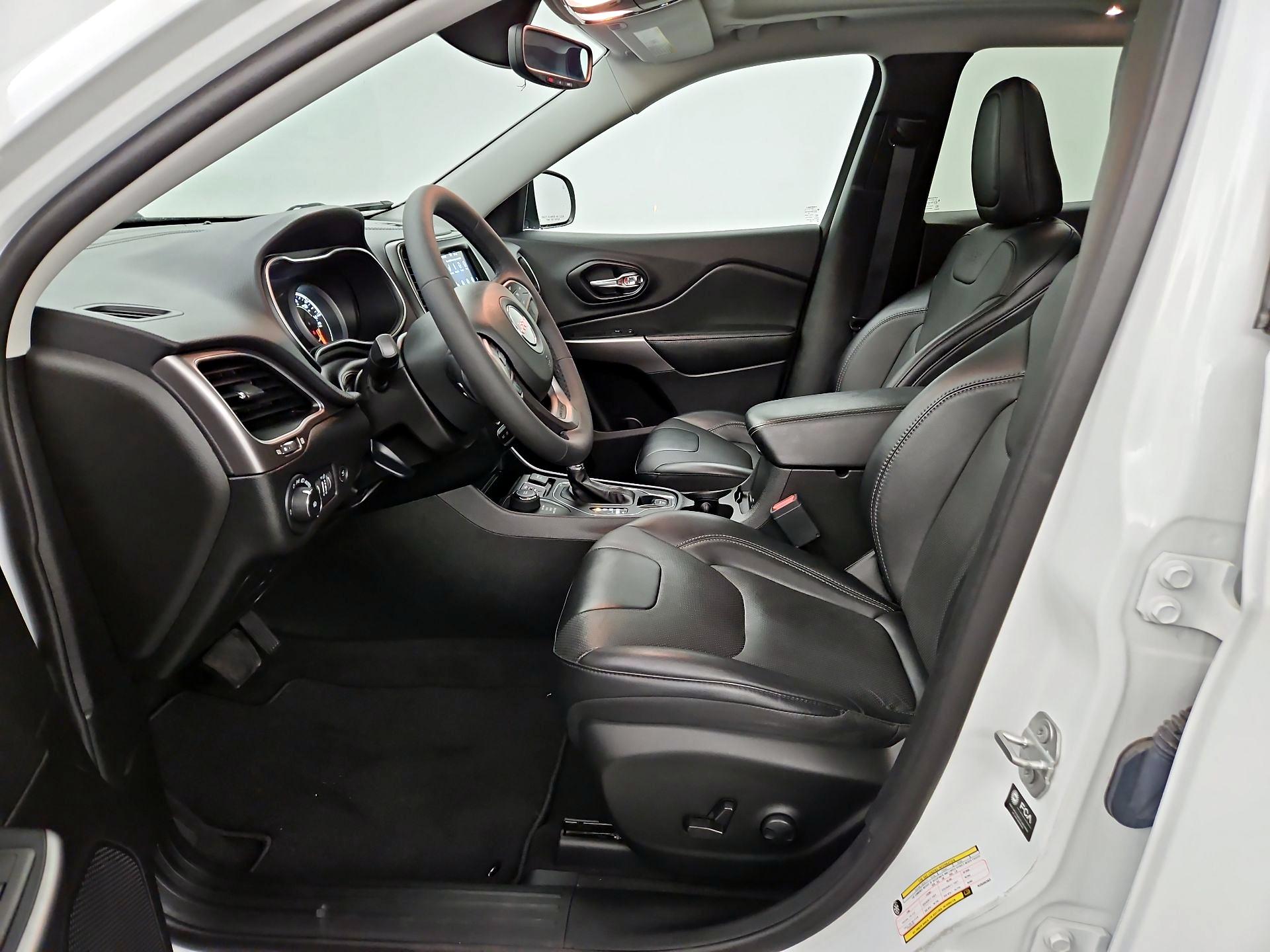 Thumbnail: 2022 Jeep Cherokee - 11