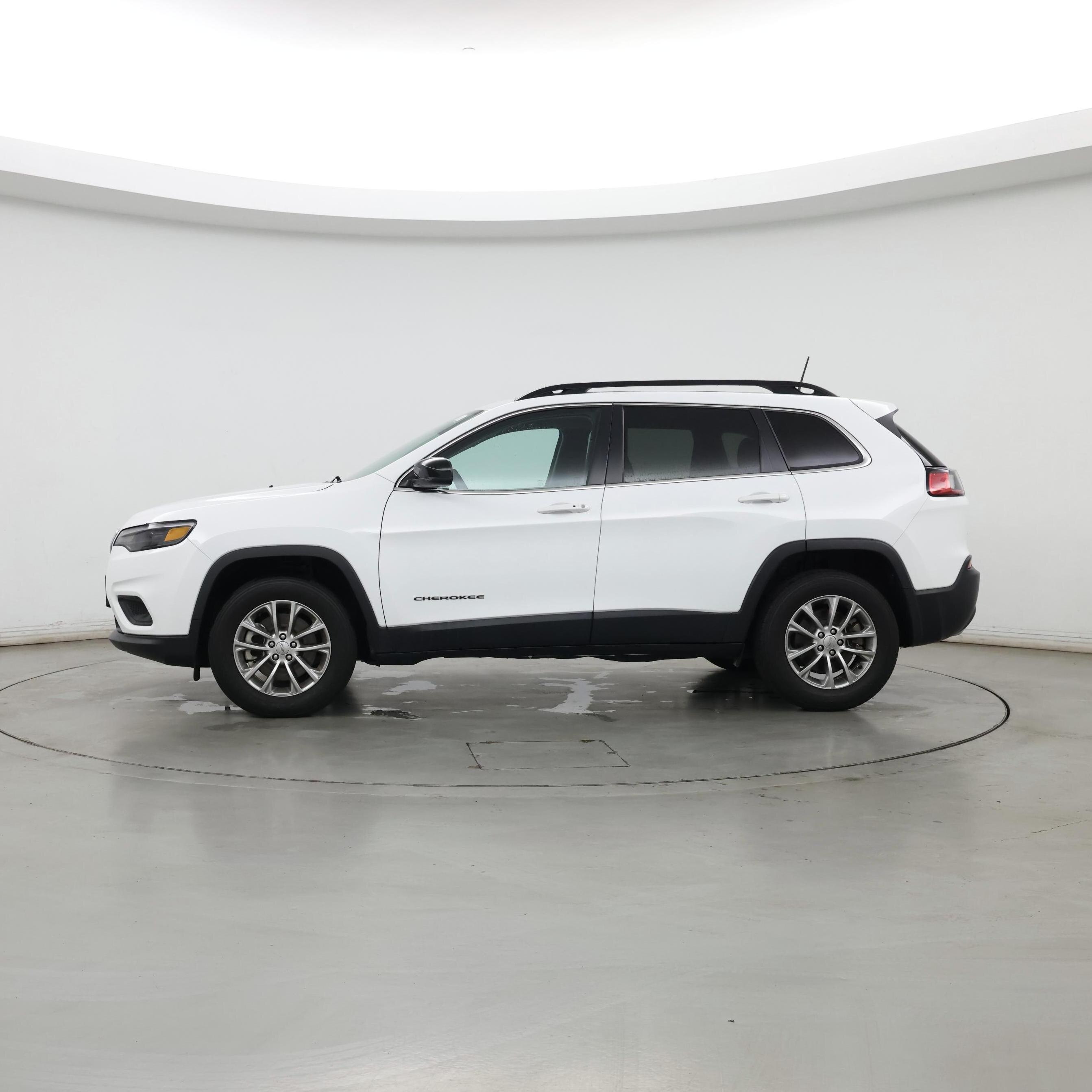 Thumbnail: 2022 Jeep Cherokee - 3