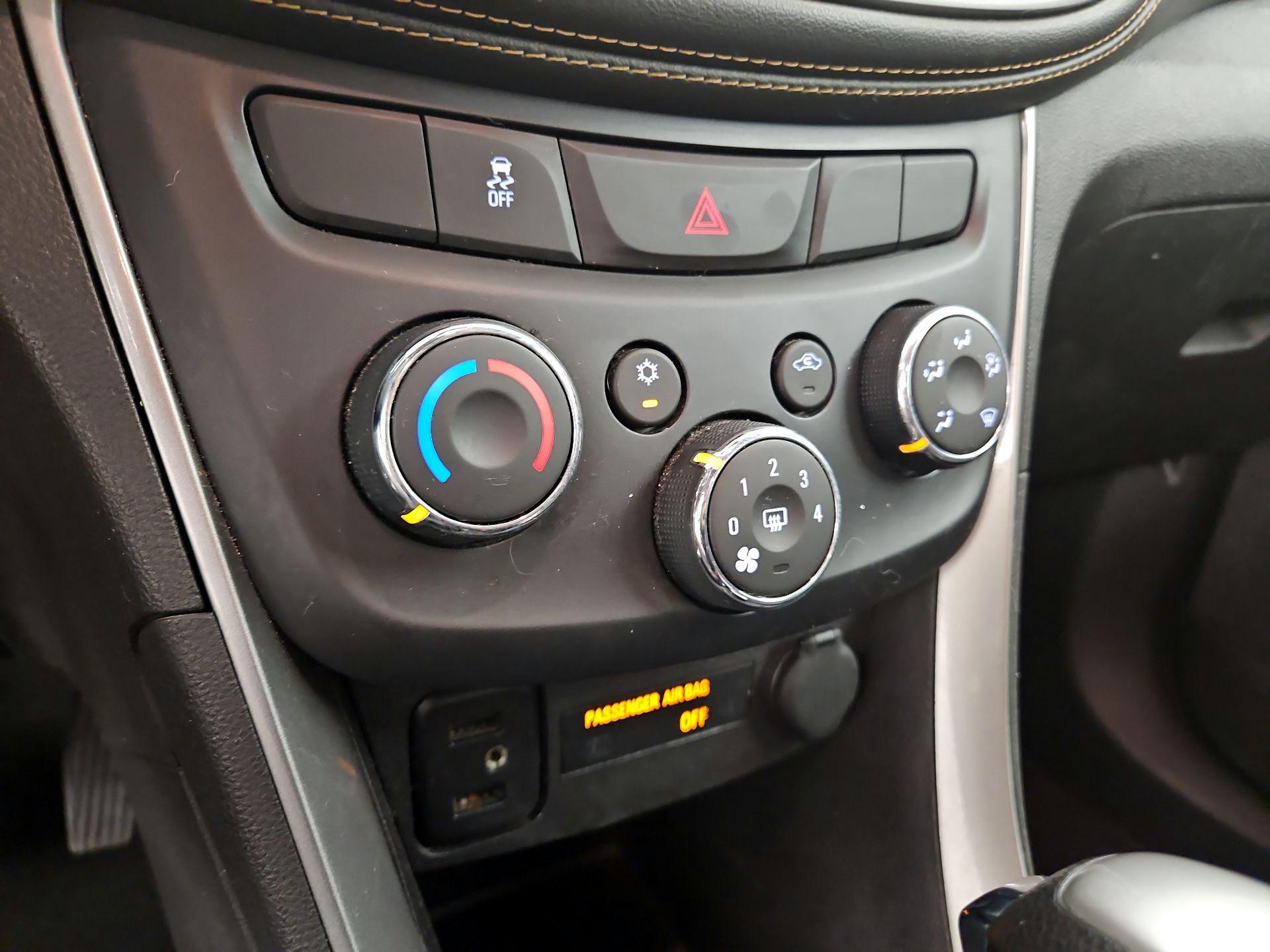 Thumbnail: 2017 Chevrolet Trax - 16
