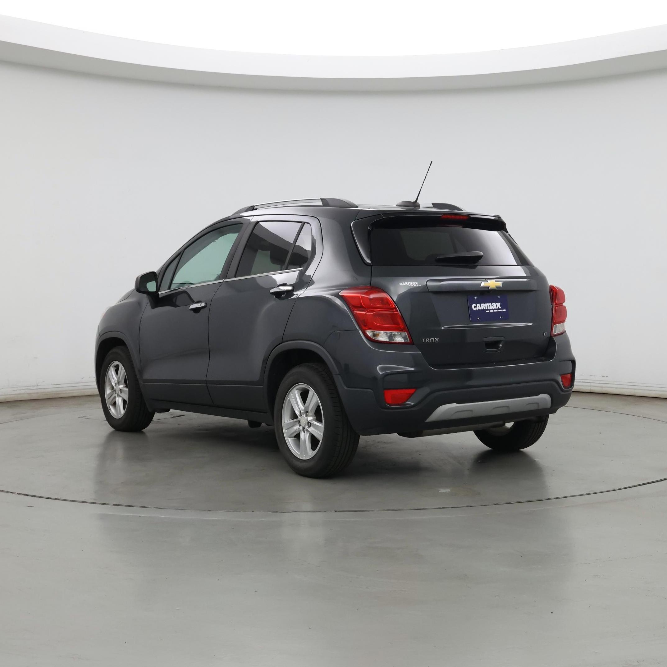 Thumbnail: 2017 Chevrolet Trax - 2