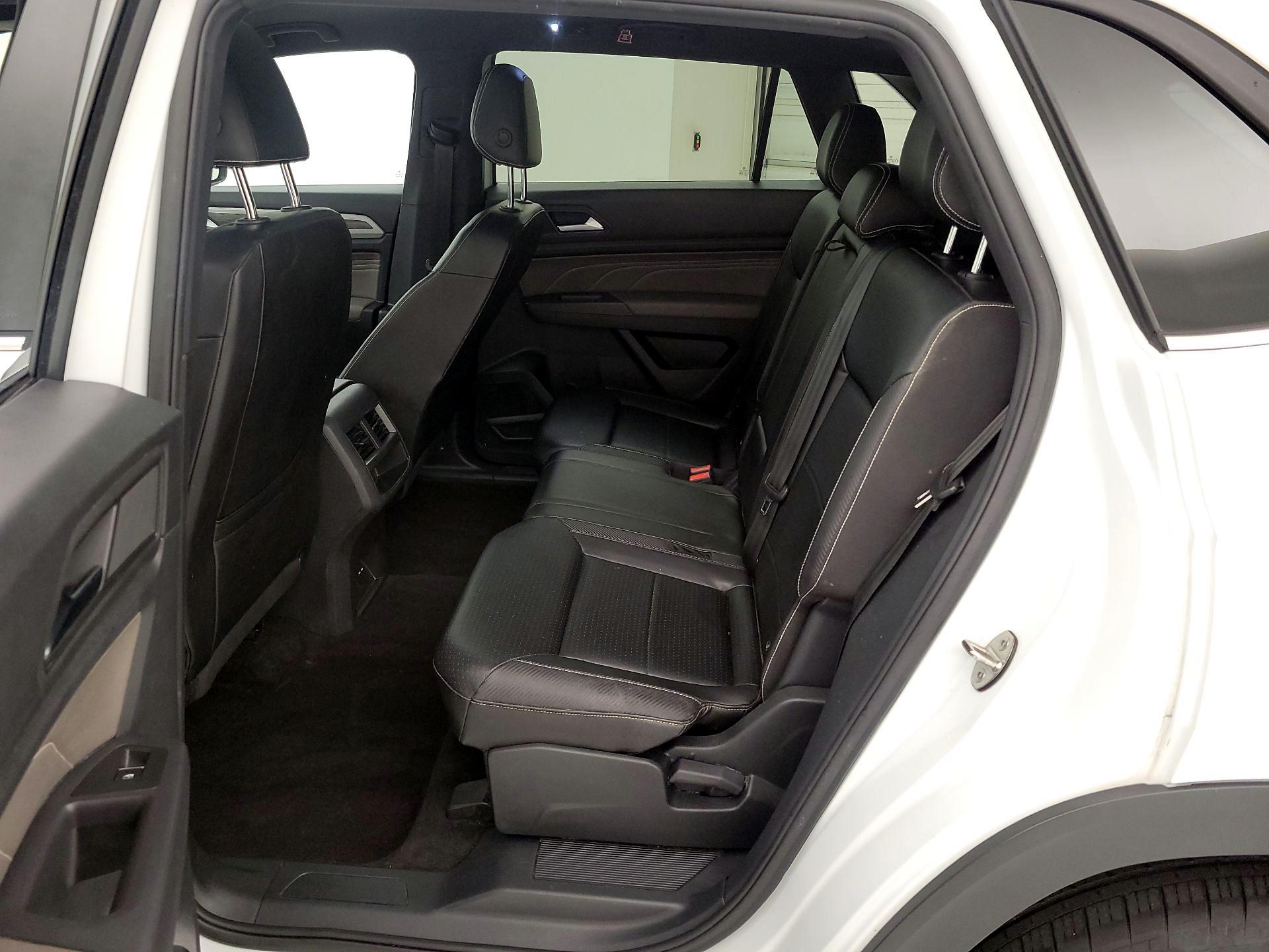 Thumbnail: 2021 Volkswagen Atlas - 16