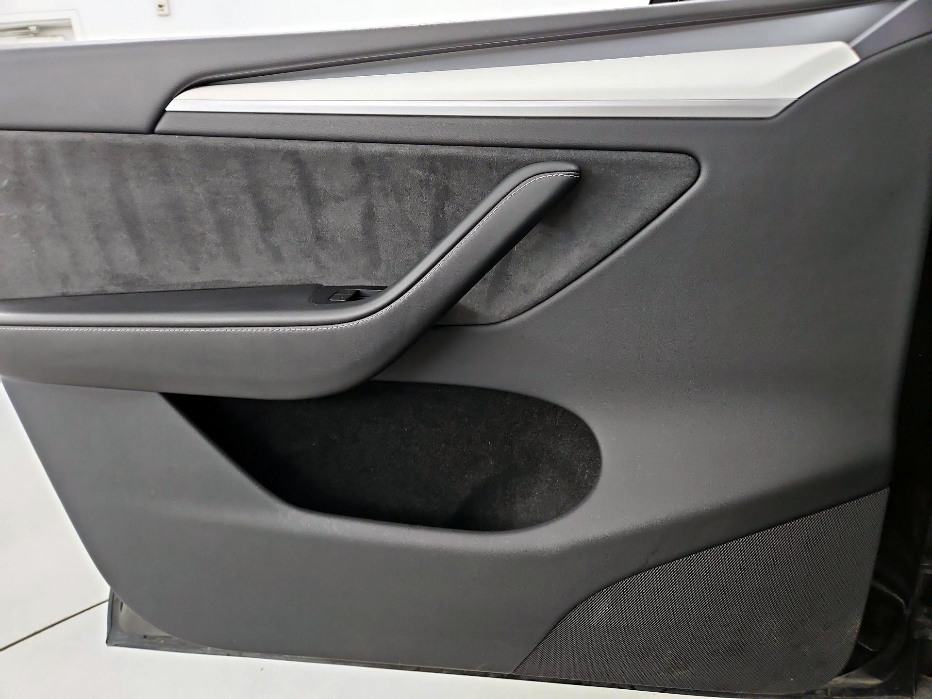 Thumbnail: 2023 Tesla Model Y - 12