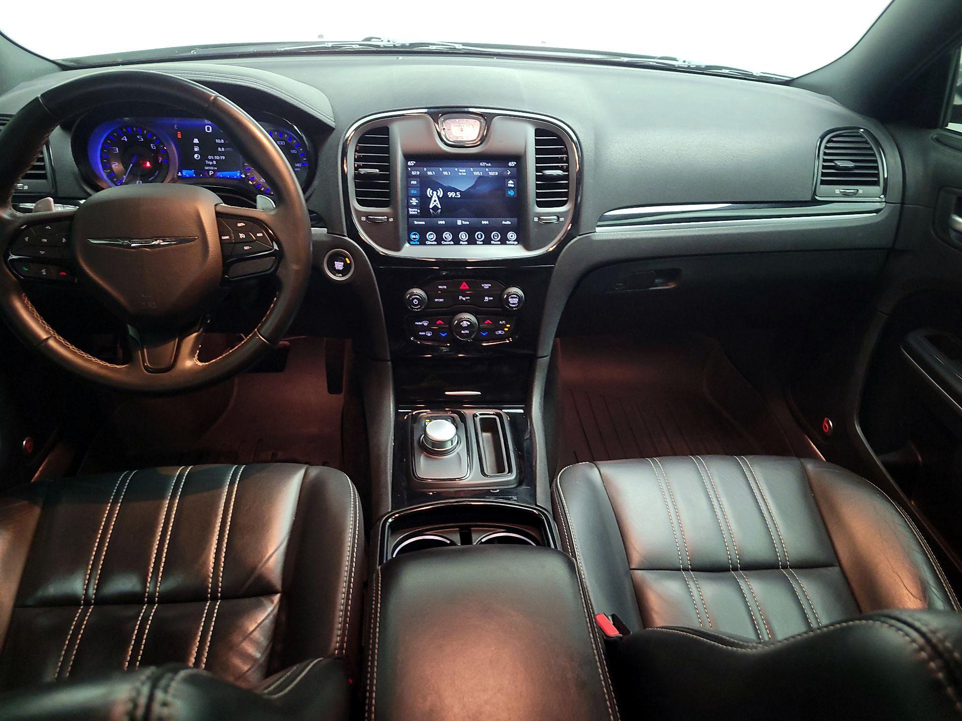 Thumbnail: 2018 Chrysler 300 - 9