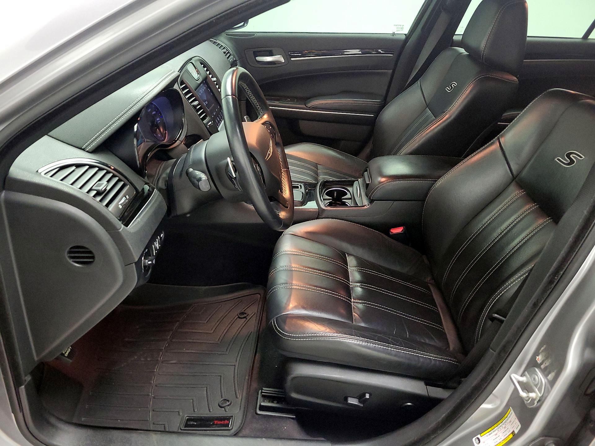Thumbnail: 2018 Chrysler 300 - 11