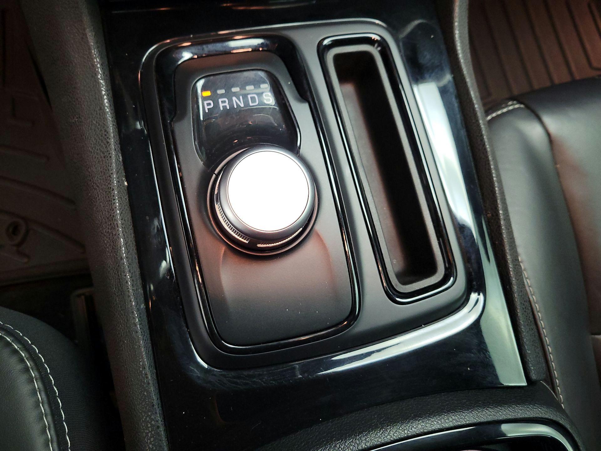 Thumbnail: 2018 Chrysler 300 - 15
