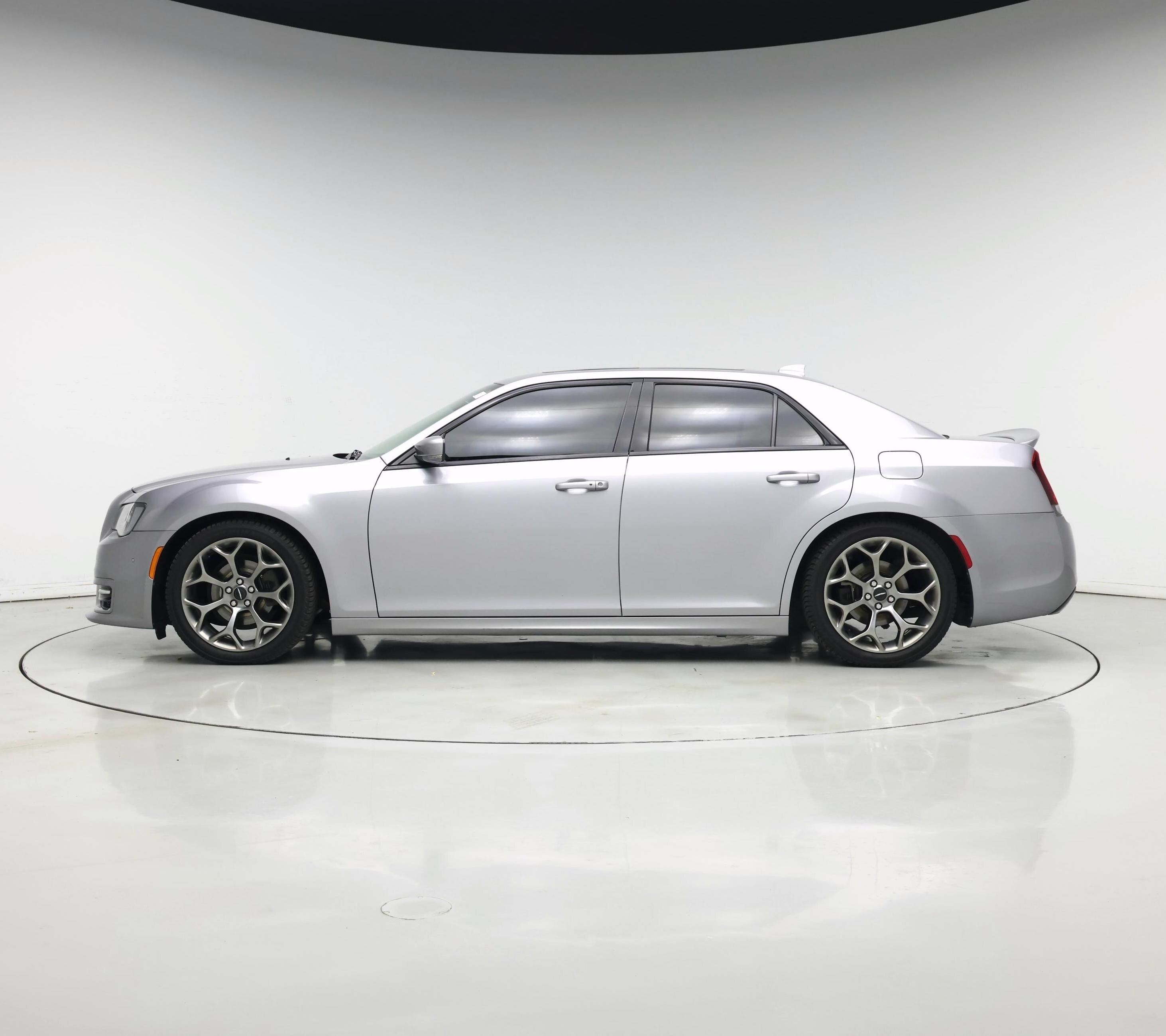 Thumbnail: 2018 Chrysler 300 - 3