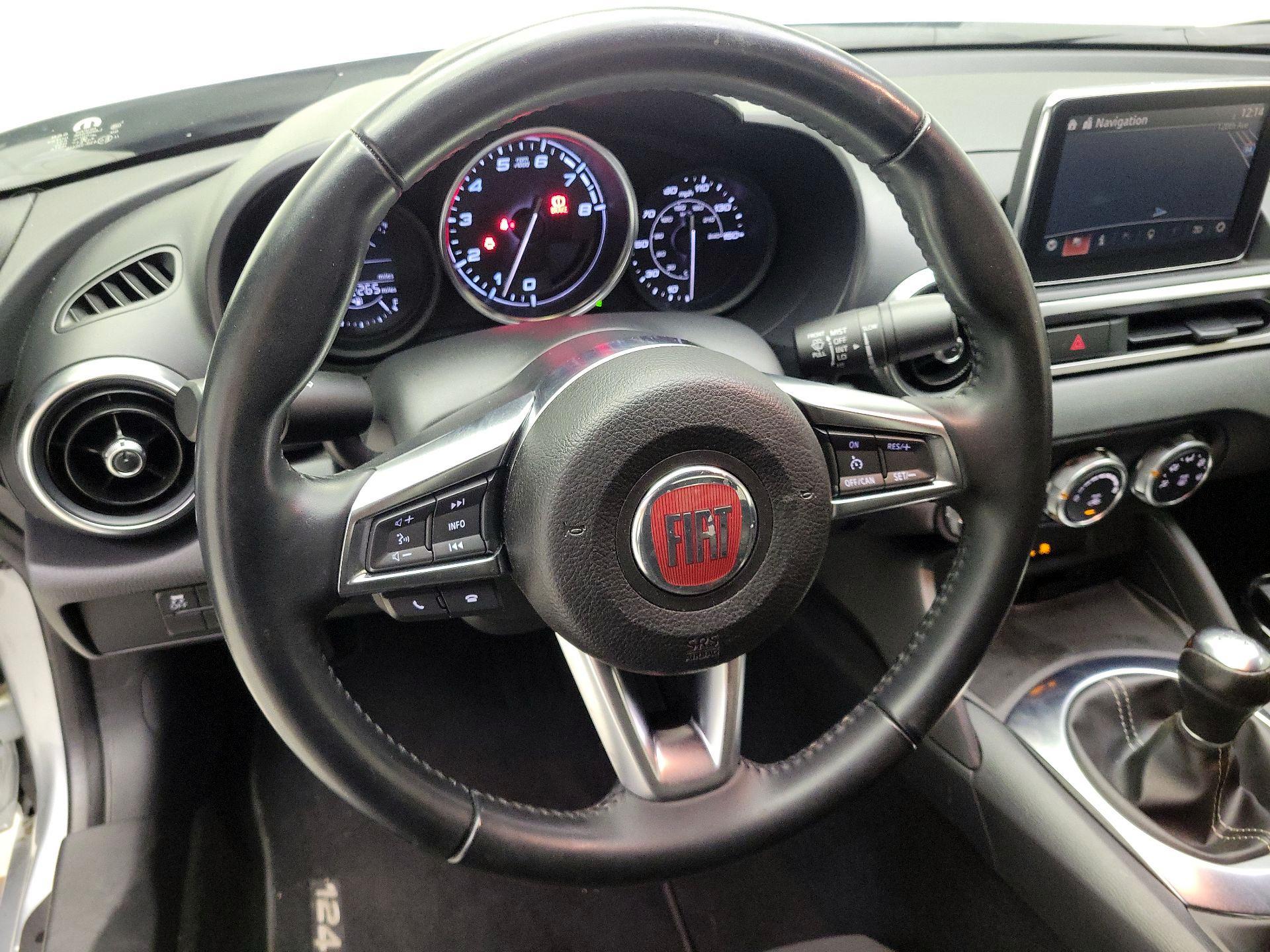 Thumbnail: 2018 Fiat 124 Spider - 10