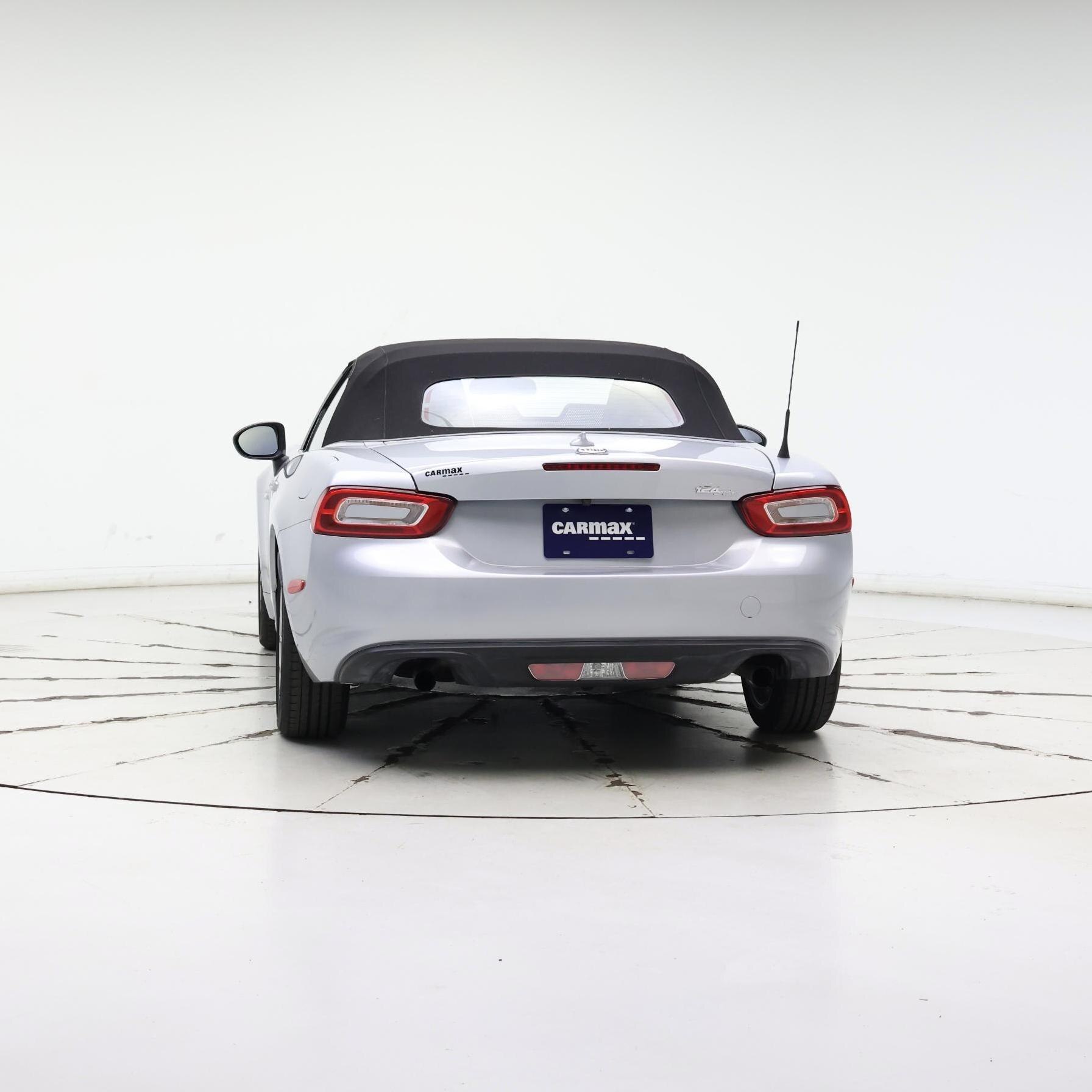 Thumbnail: 2018 Fiat 124 Spider - 6