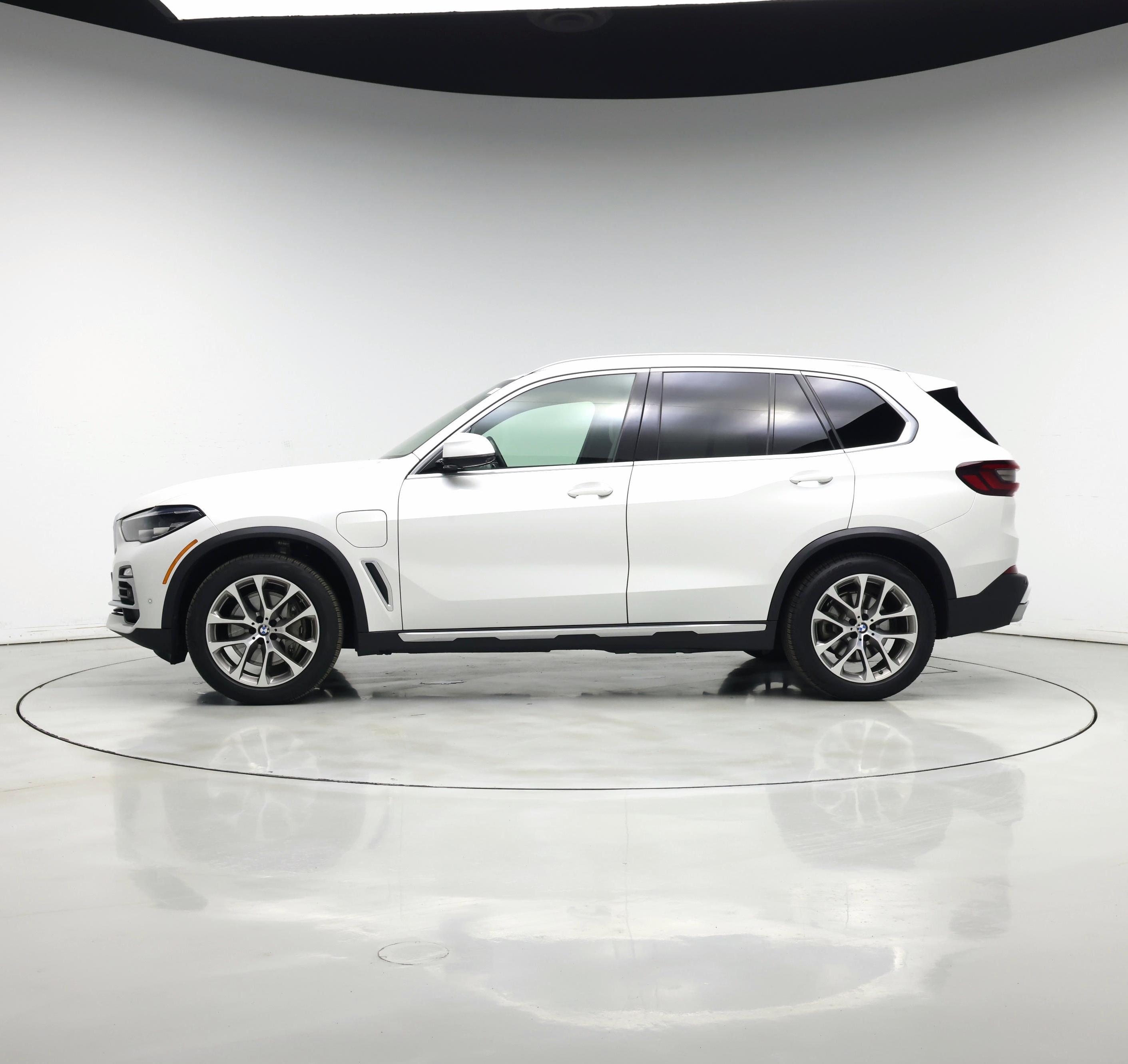 Thumbnail: 2021 BMW X5 - 3