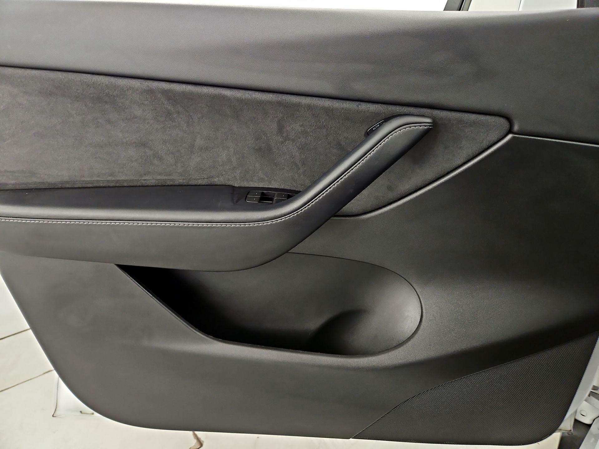 Thumbnail: 2022 Tesla Model Y - 12
