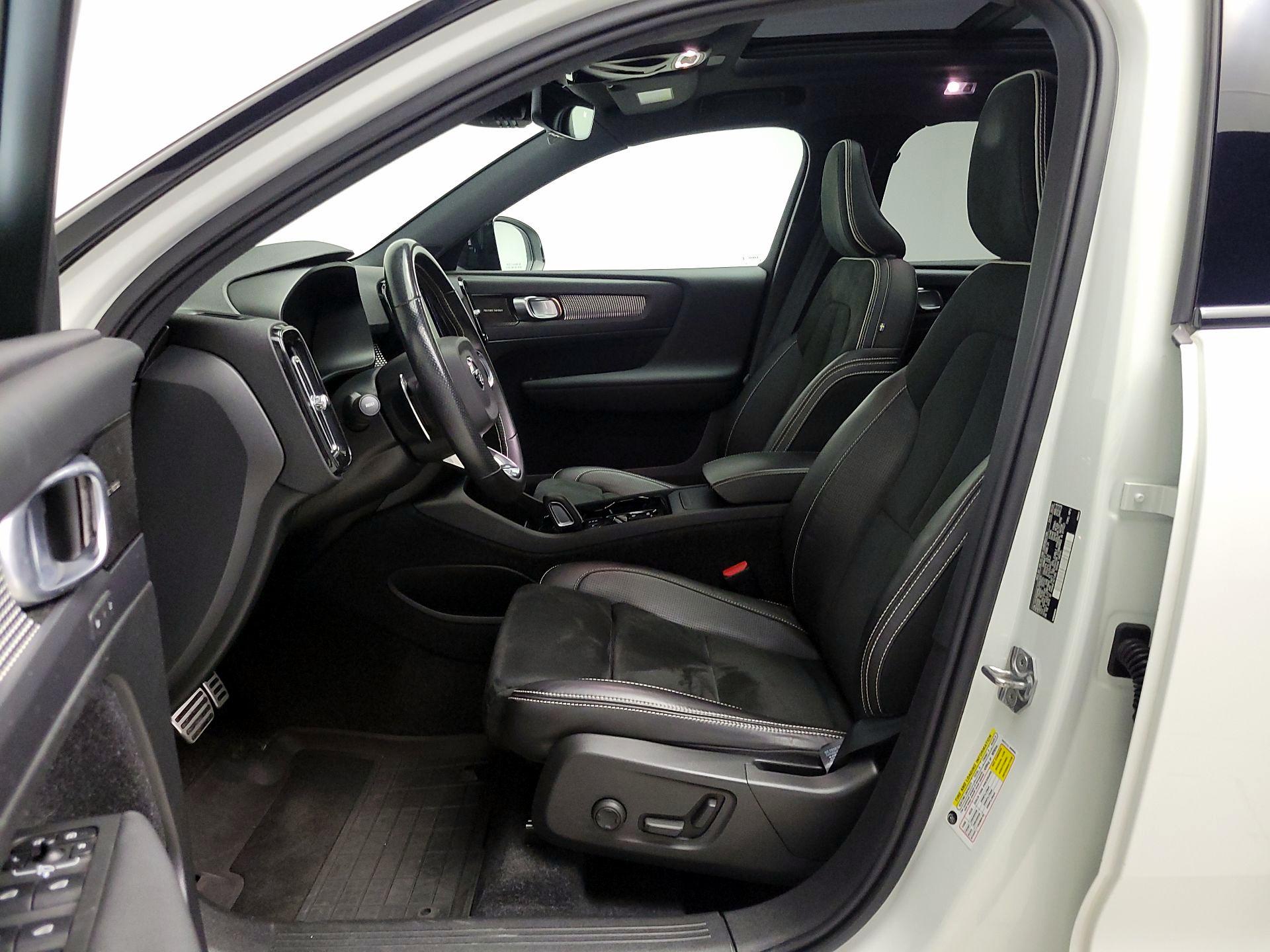 Thumbnail: 2020 Volvo XC40 - 11