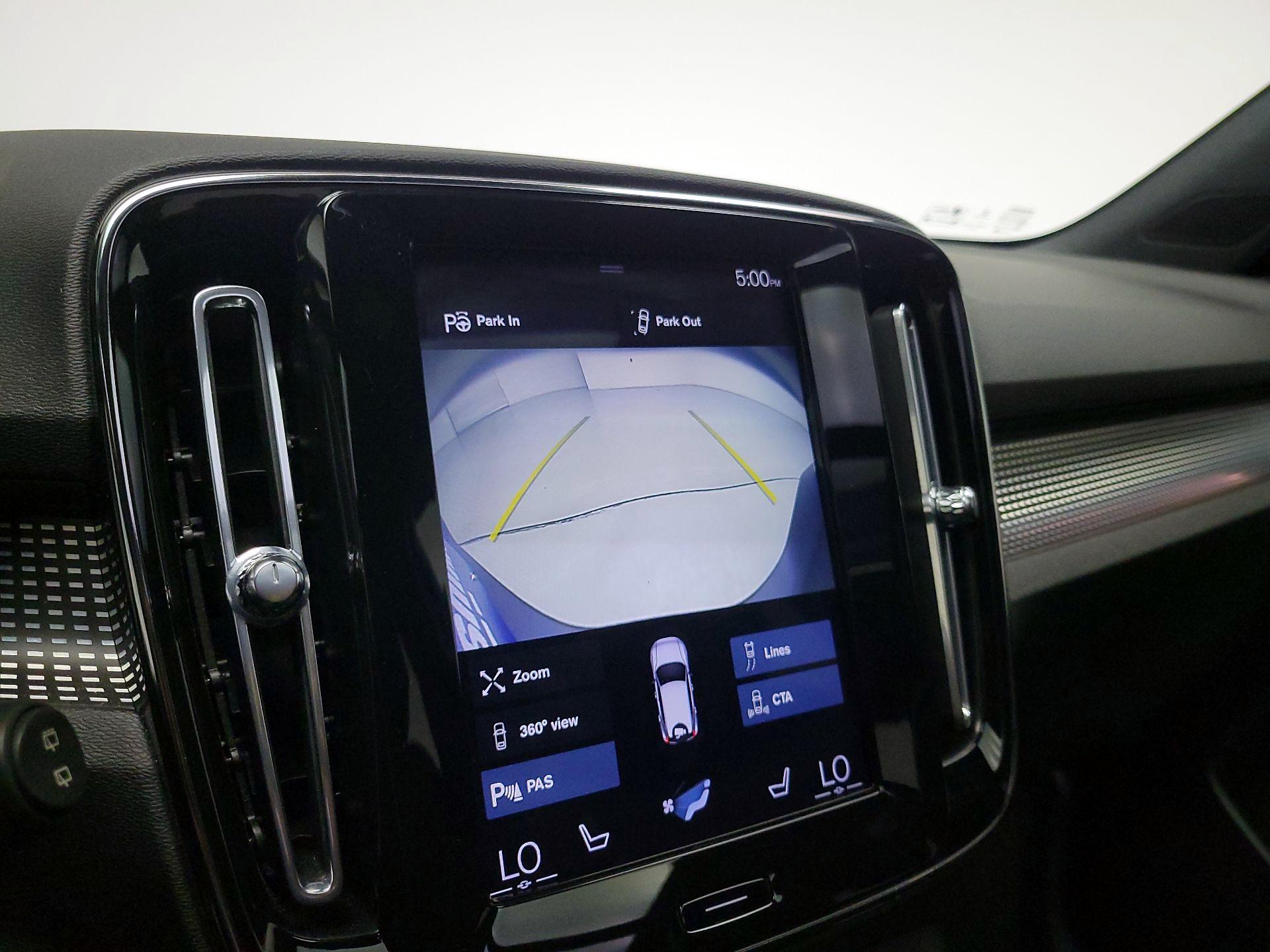 Thumbnail: 2020 Volvo XC40 - 15