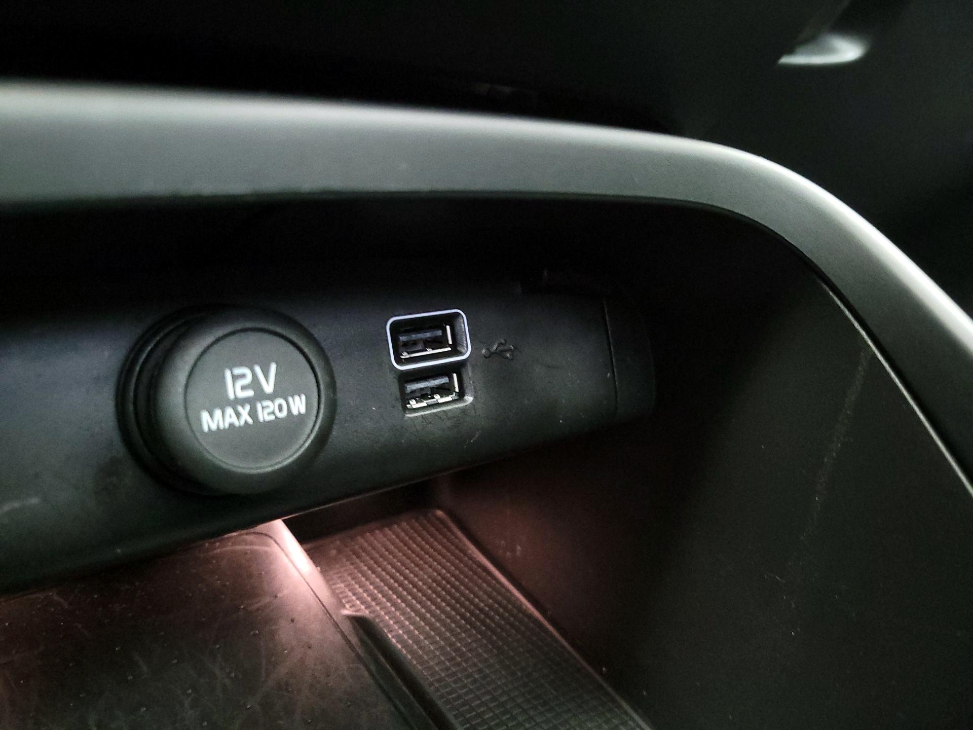 Thumbnail: 2020 Volvo XC40 - 19