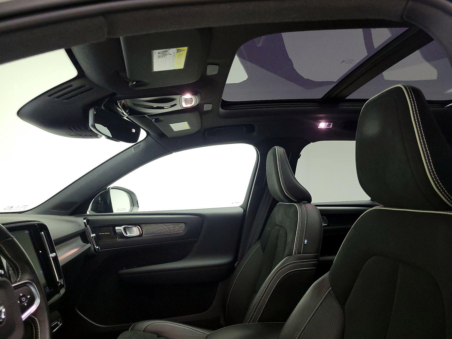 Thumbnail: 2020 Volvo XC40 - 20