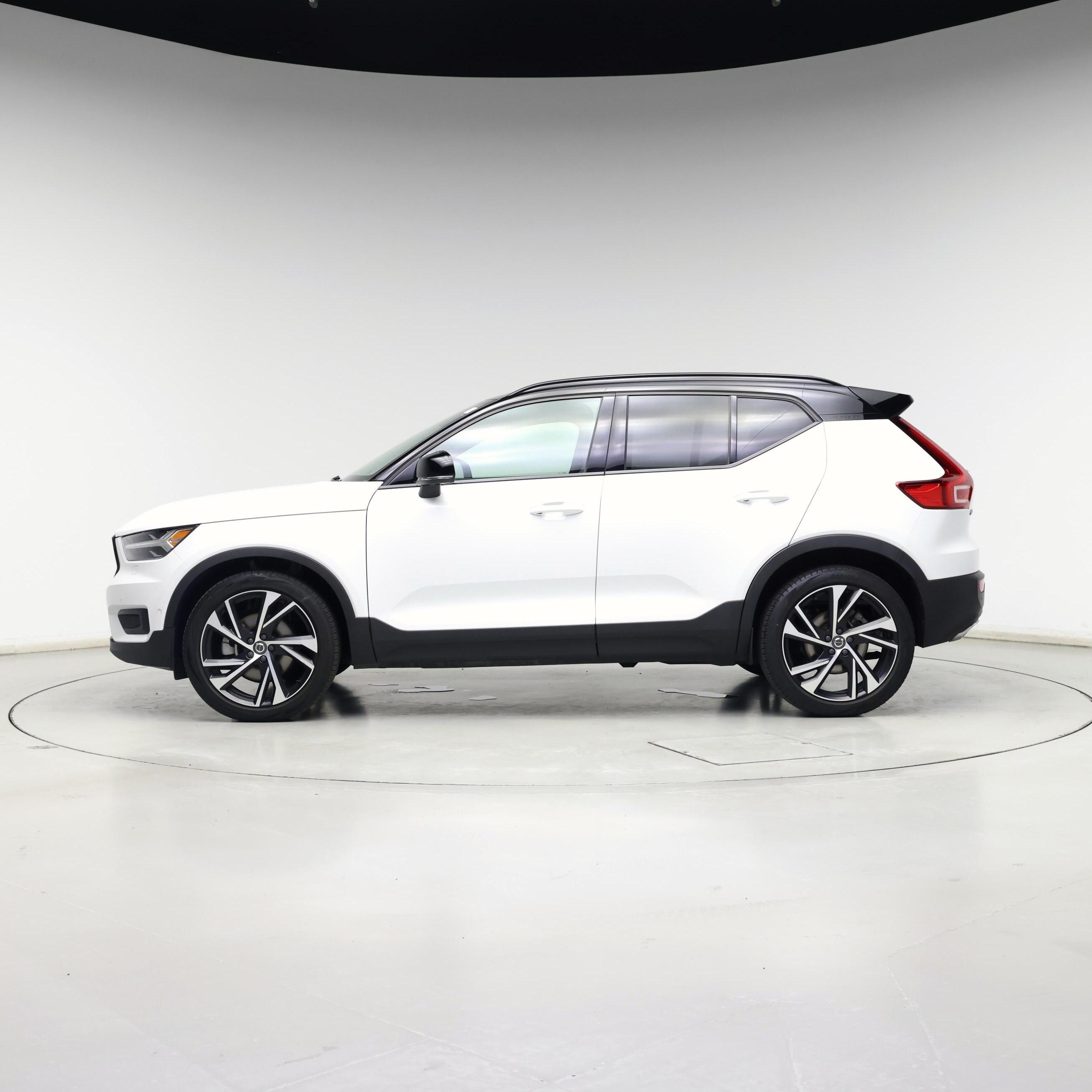 Thumbnail: 2020 Volvo XC40 - 3