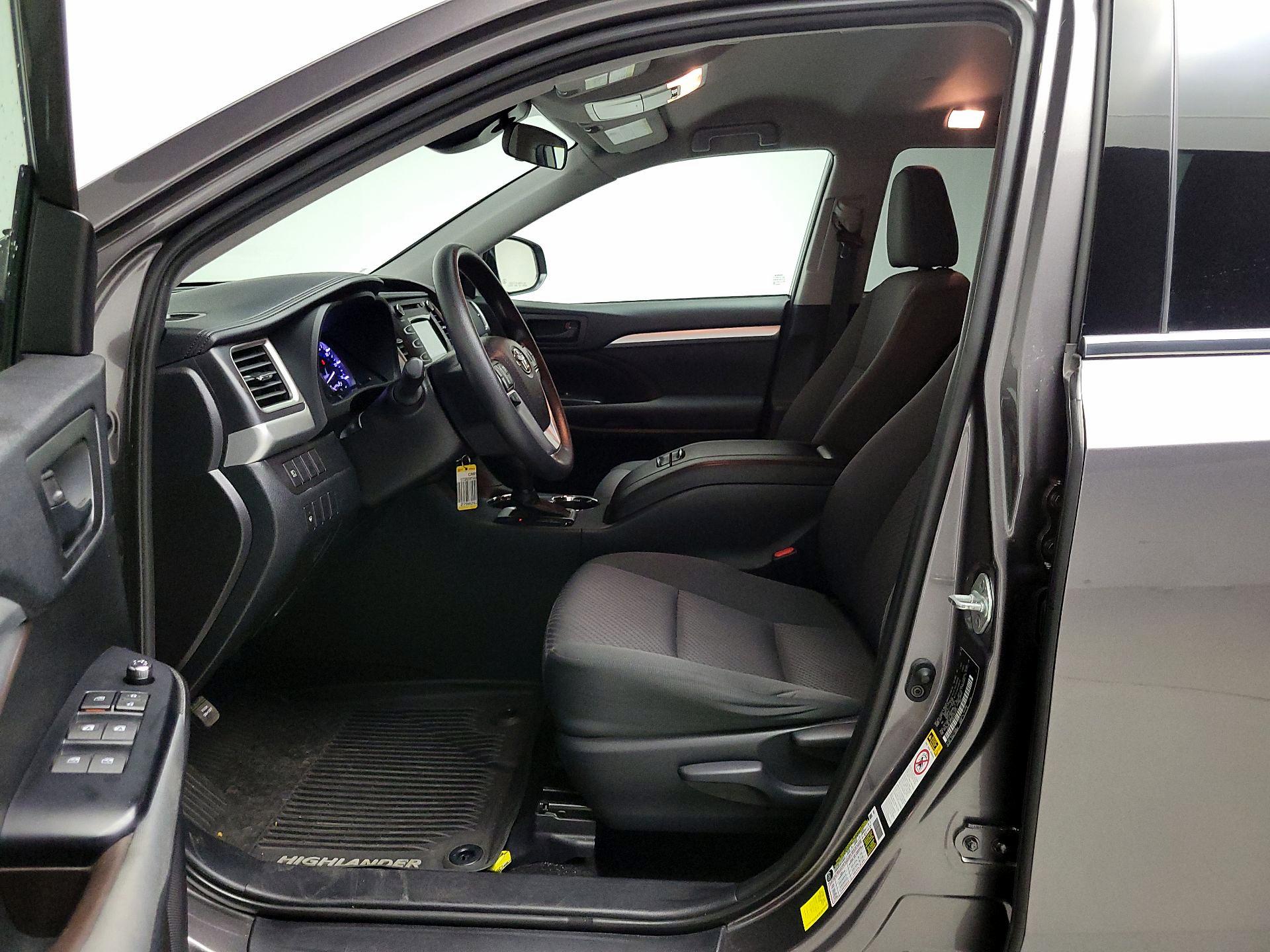 Thumbnail: 2019 Toyota Highlander - 11