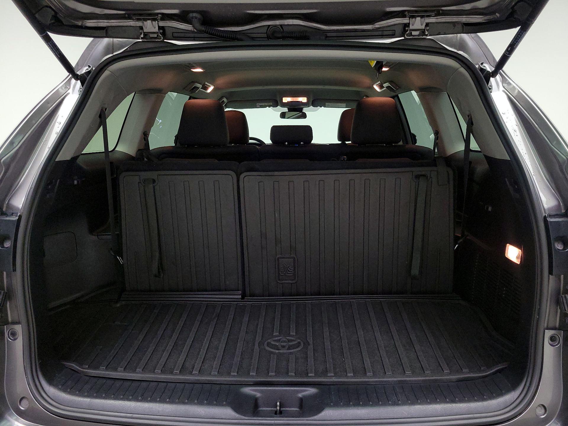 Thumbnail: 2019 Toyota Highlander - 20