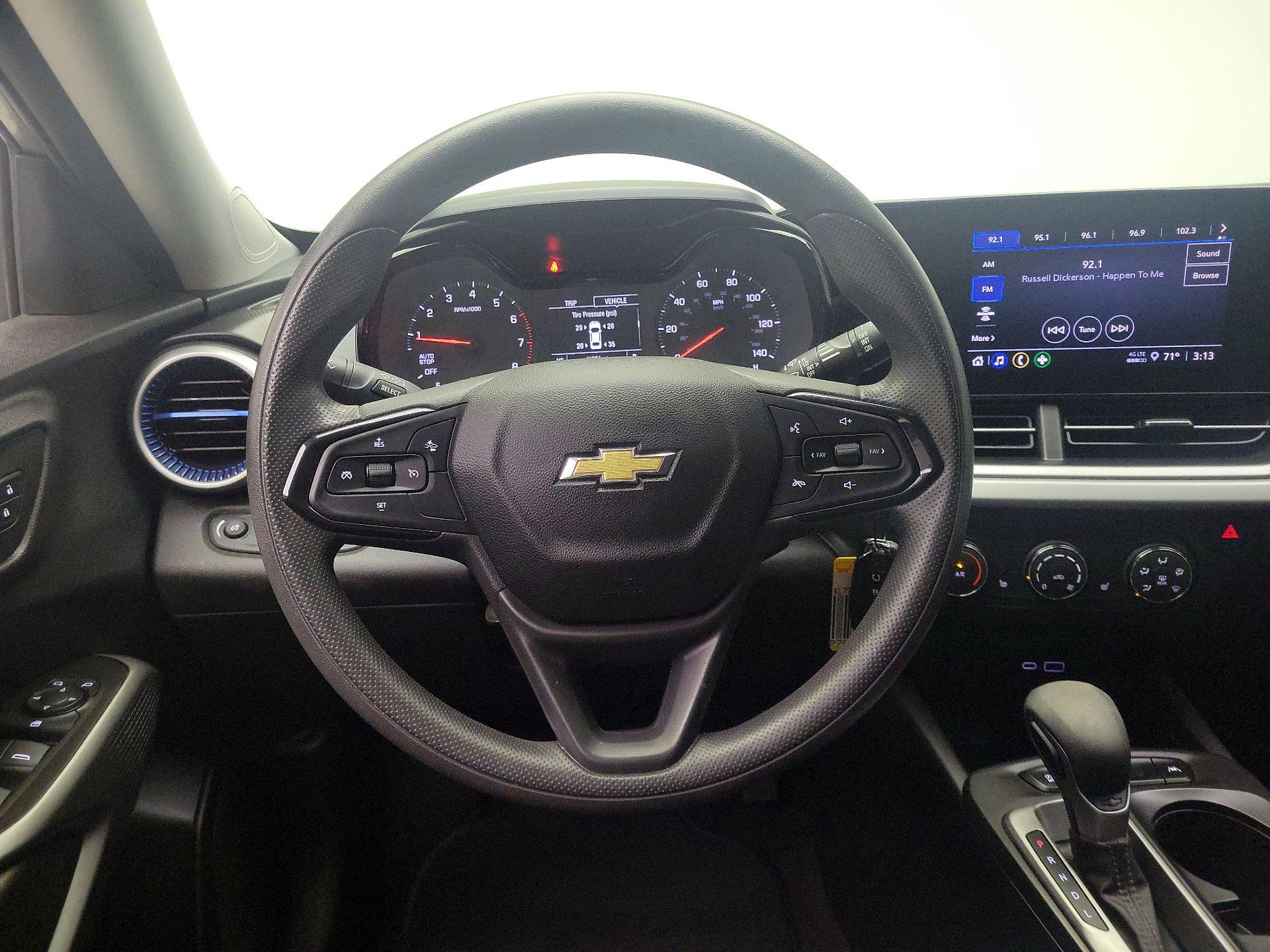 Thumbnail: 2024 Chevrolet Trax - 10