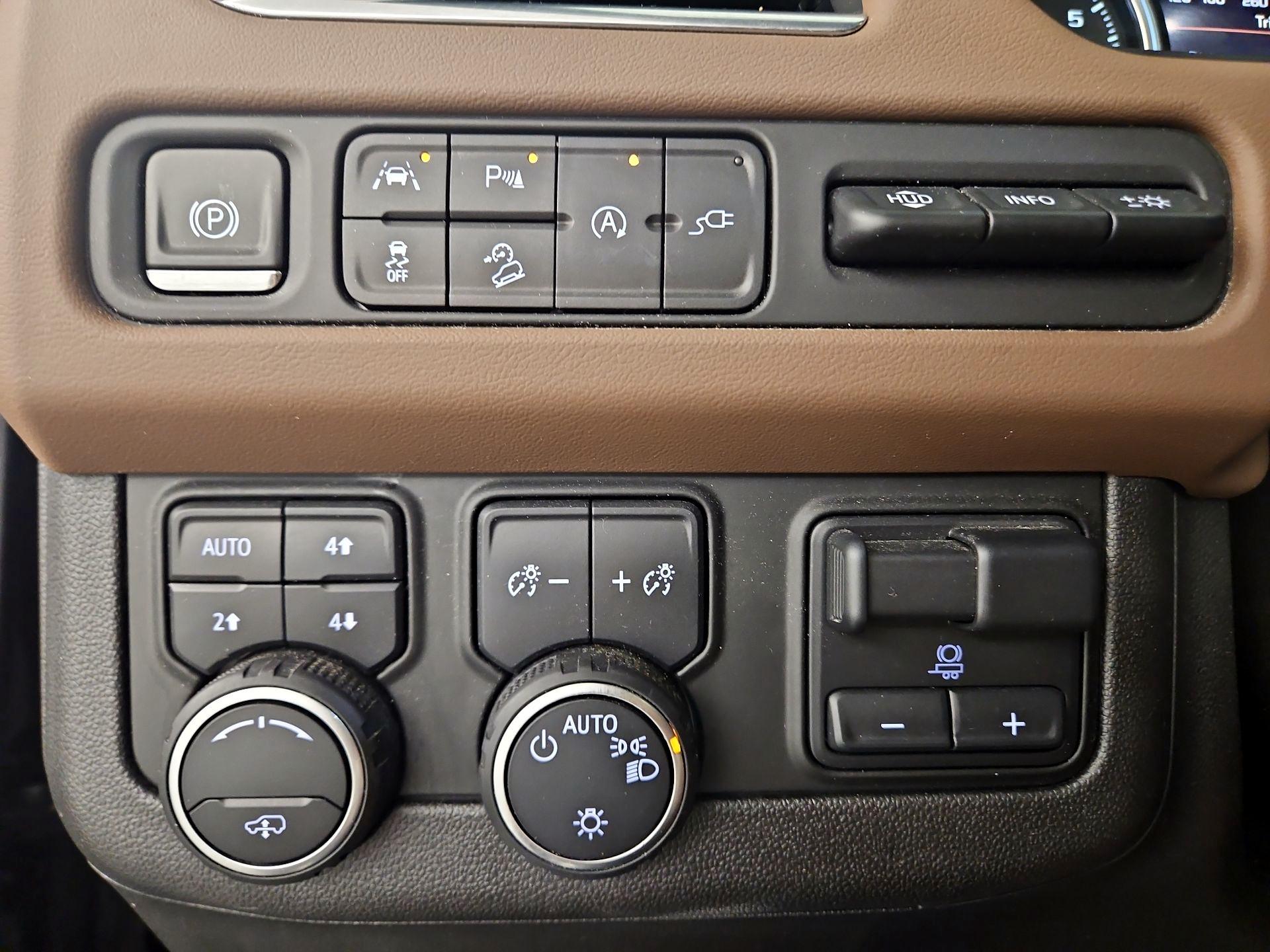 Thumbnail: 2021 Chevrolet Suburban - 13