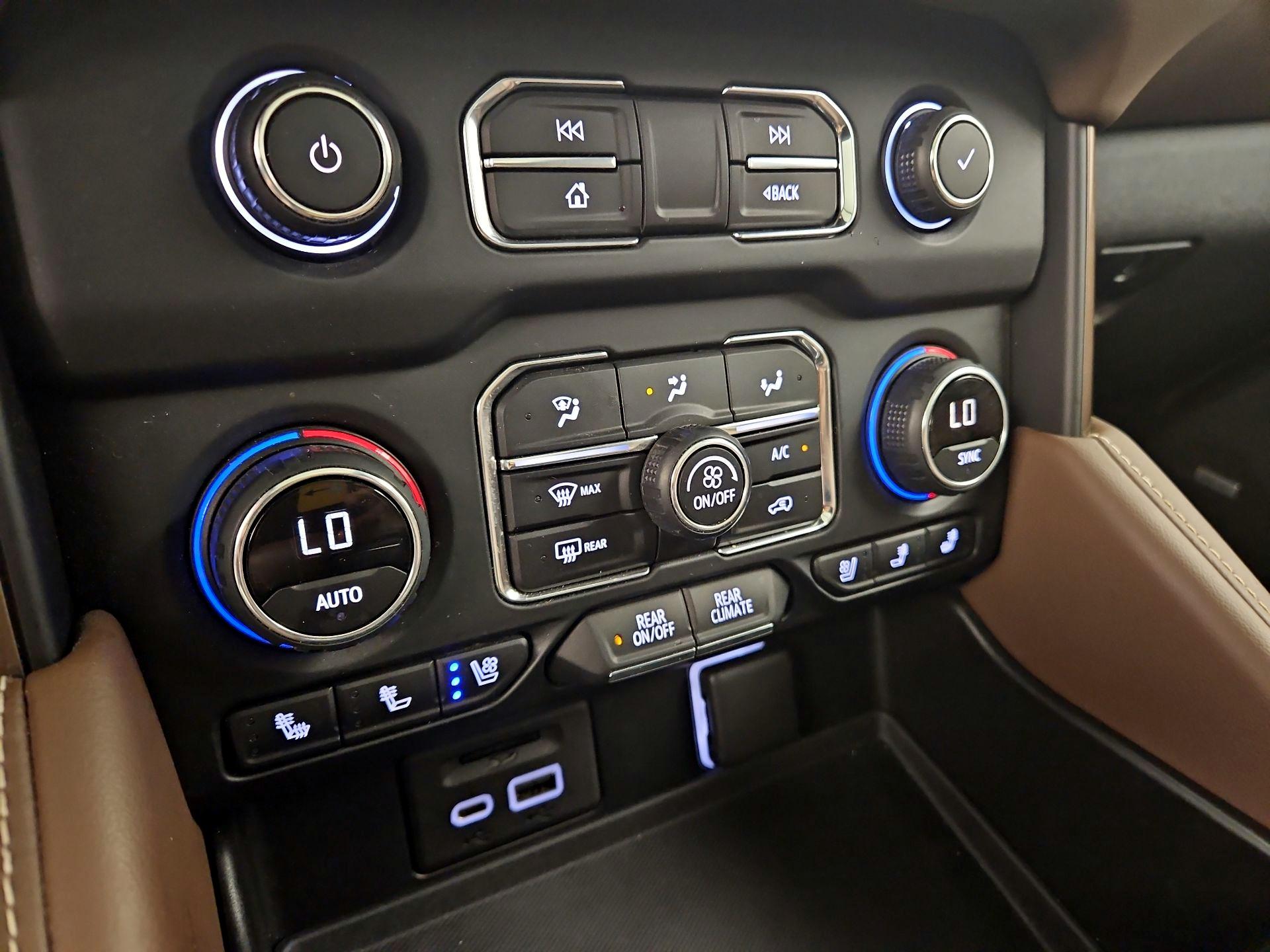 Thumbnail: 2021 Chevrolet Suburban - 17