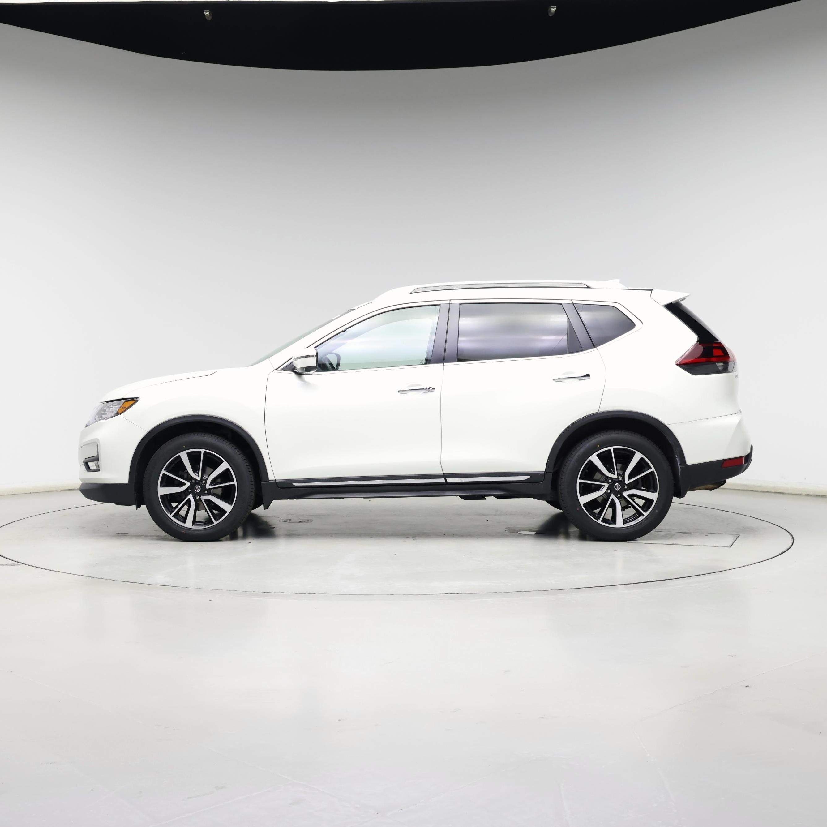 Thumbnail: 2020 Nissan Rogue - 3