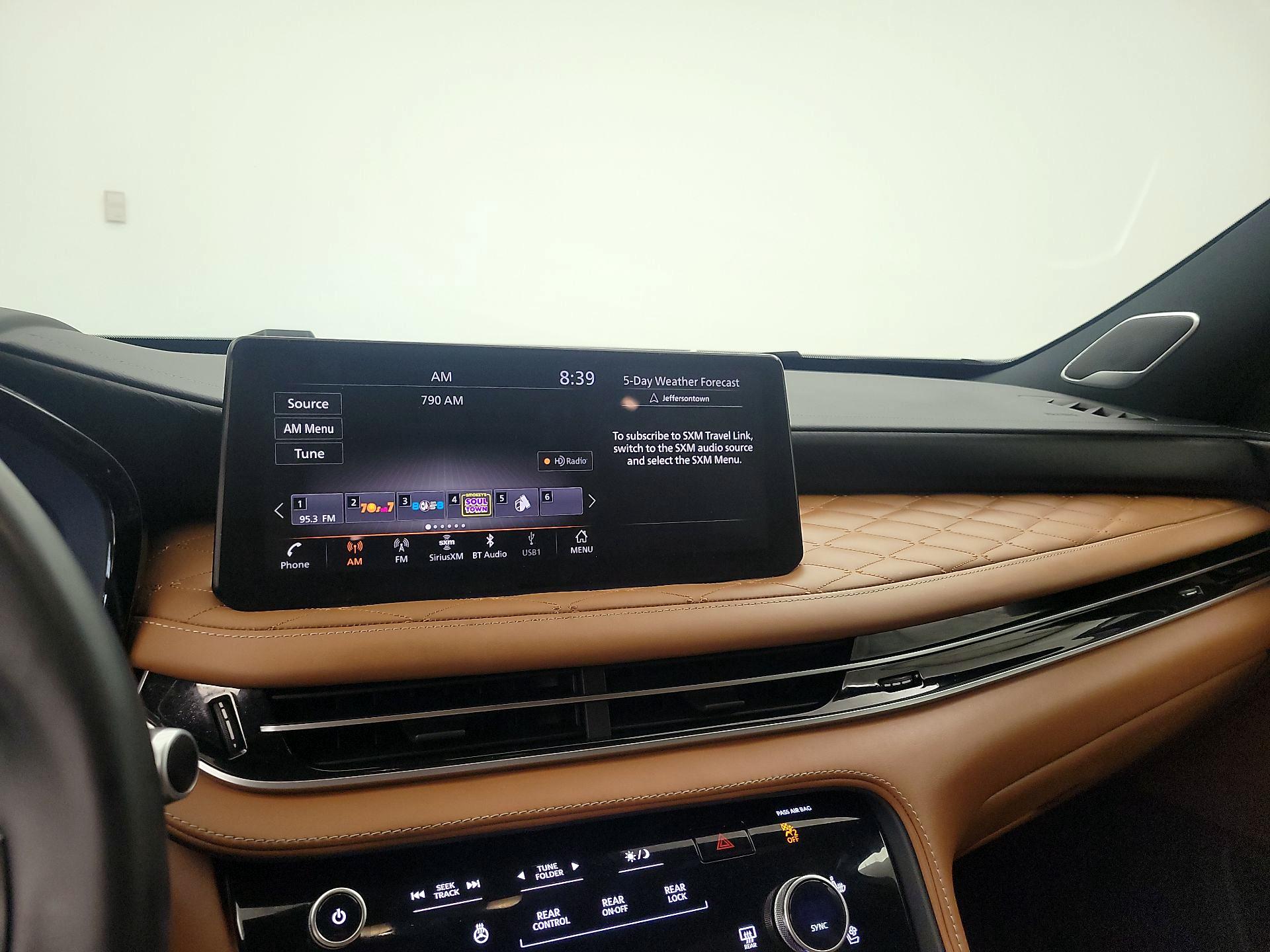 Thumbnail: 2023 INFINITI QX60 - 14