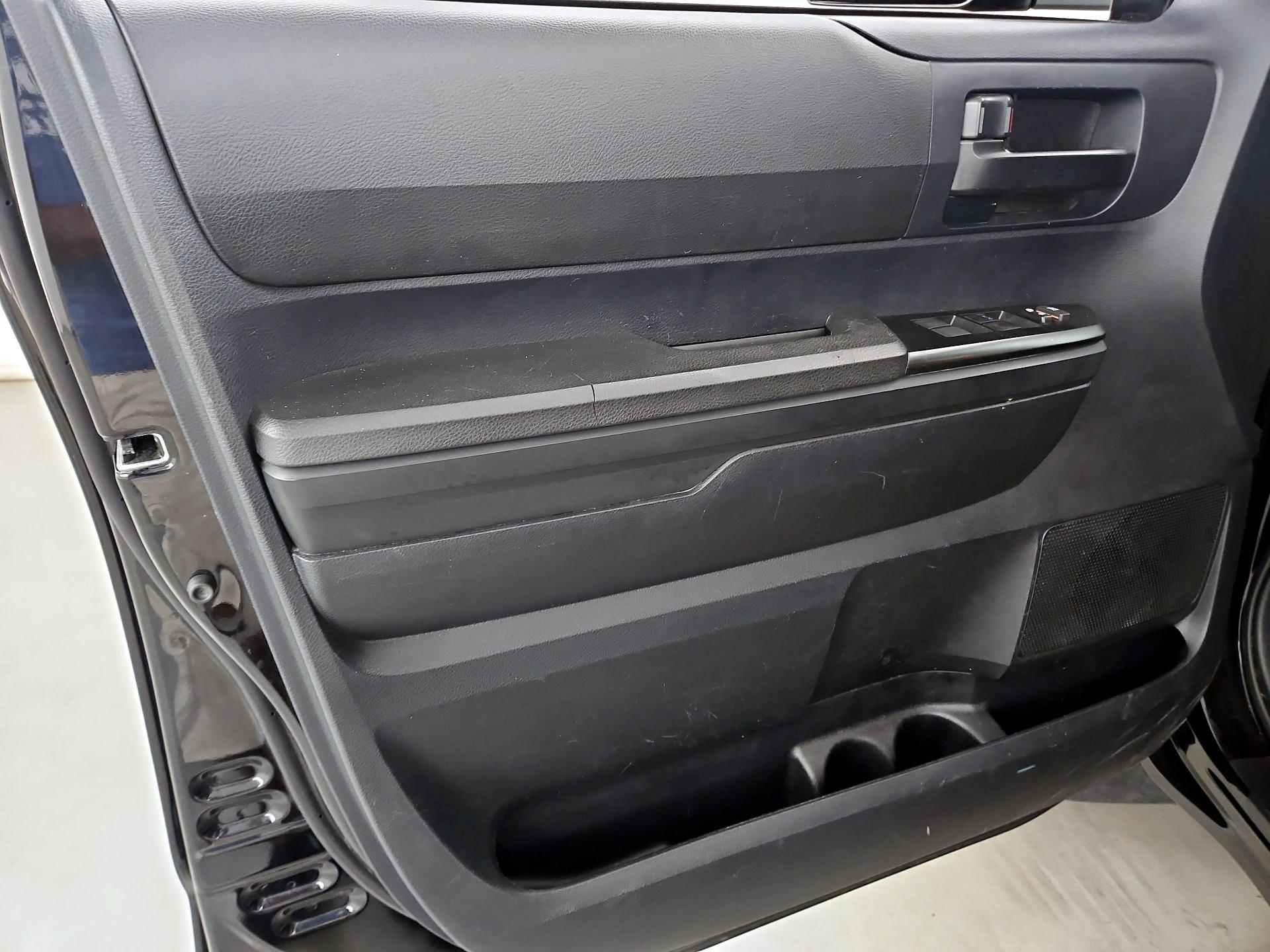 Thumbnail: 2015 Toyota Tundra - 12