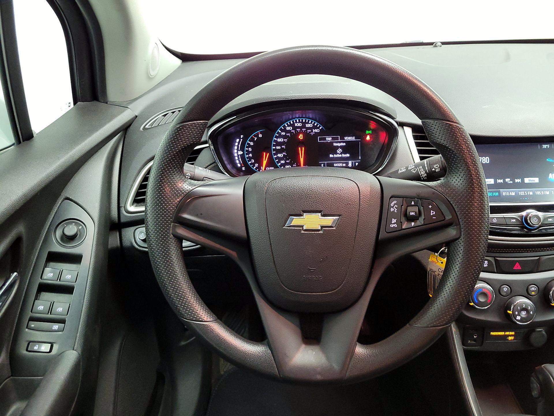 Thumbnail: 2017 Chevrolet Trax - 10