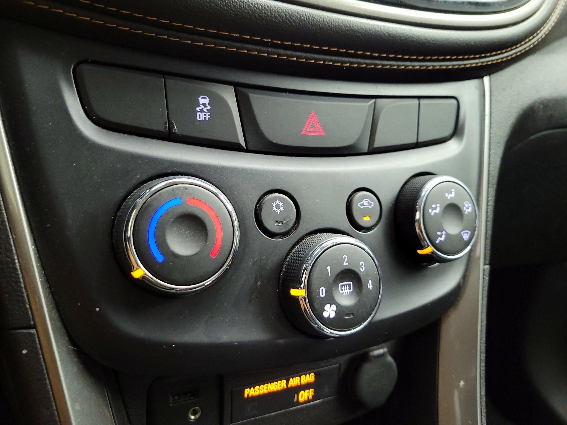 Thumbnail: 2017 Chevrolet Trax - 16