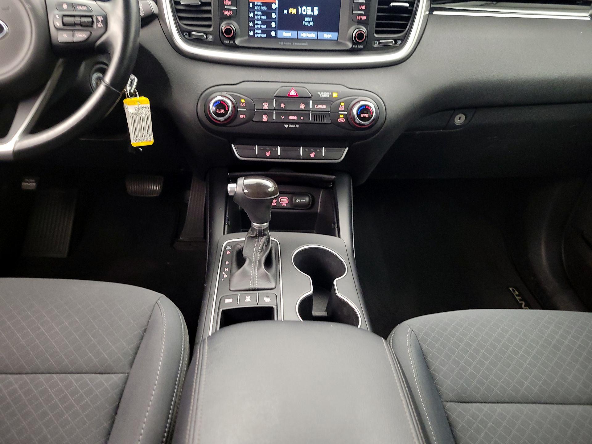 Thumbnail: 2018 Kia Sorento - 17
