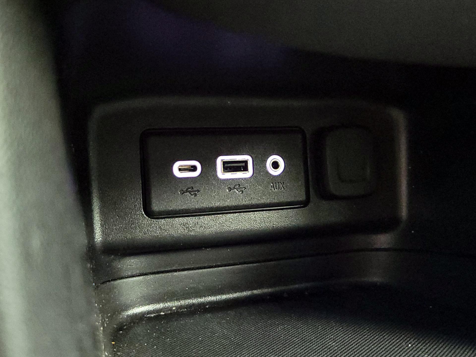 Thumbnail: 2021 Chevrolet Equinox - 18