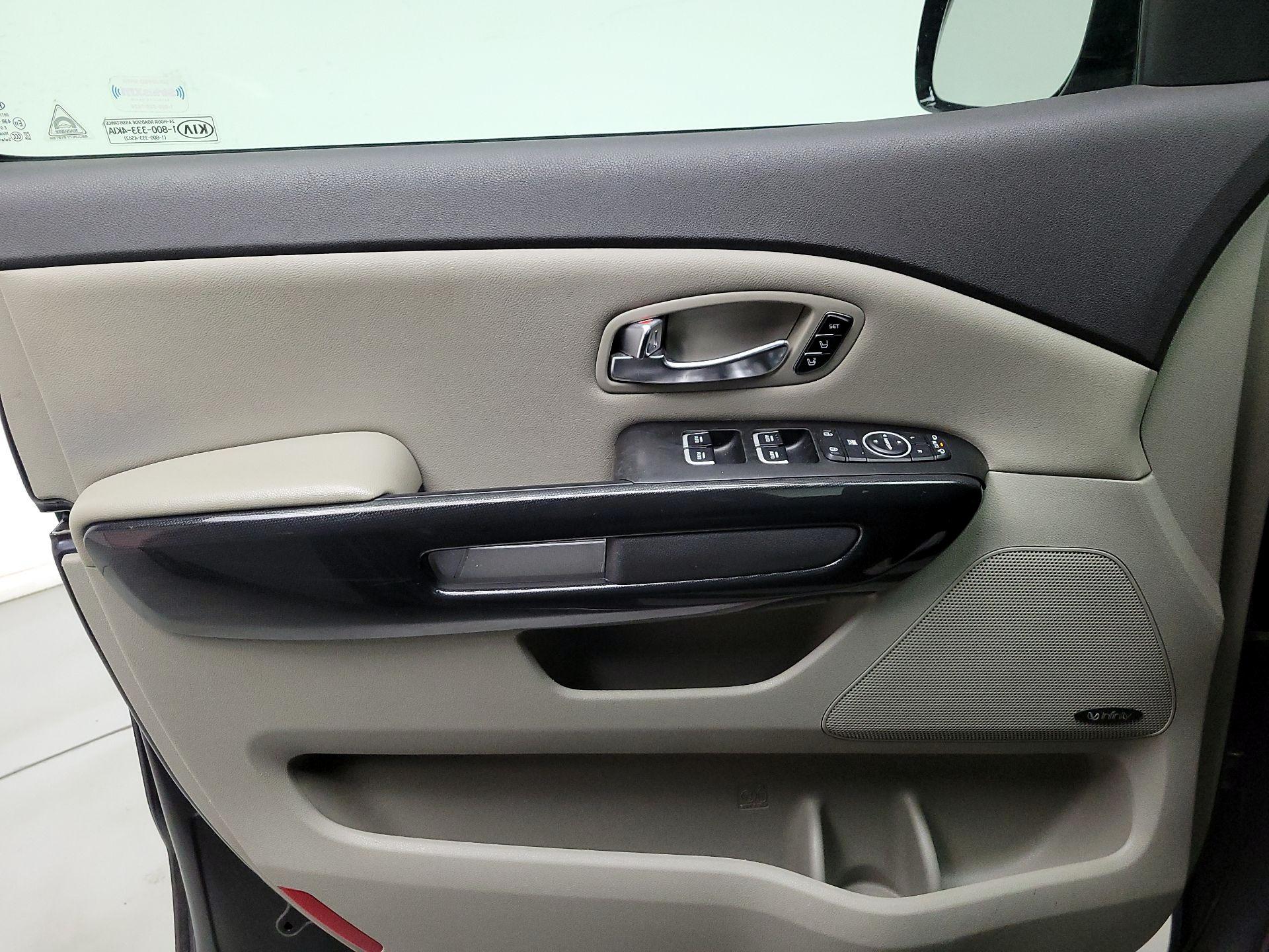 Thumbnail: 2015 Kia Sedona - 12