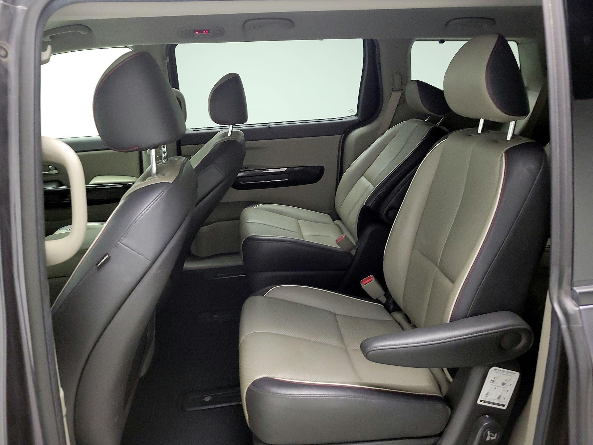 Thumbnail: 2015 Kia Sedona - 17