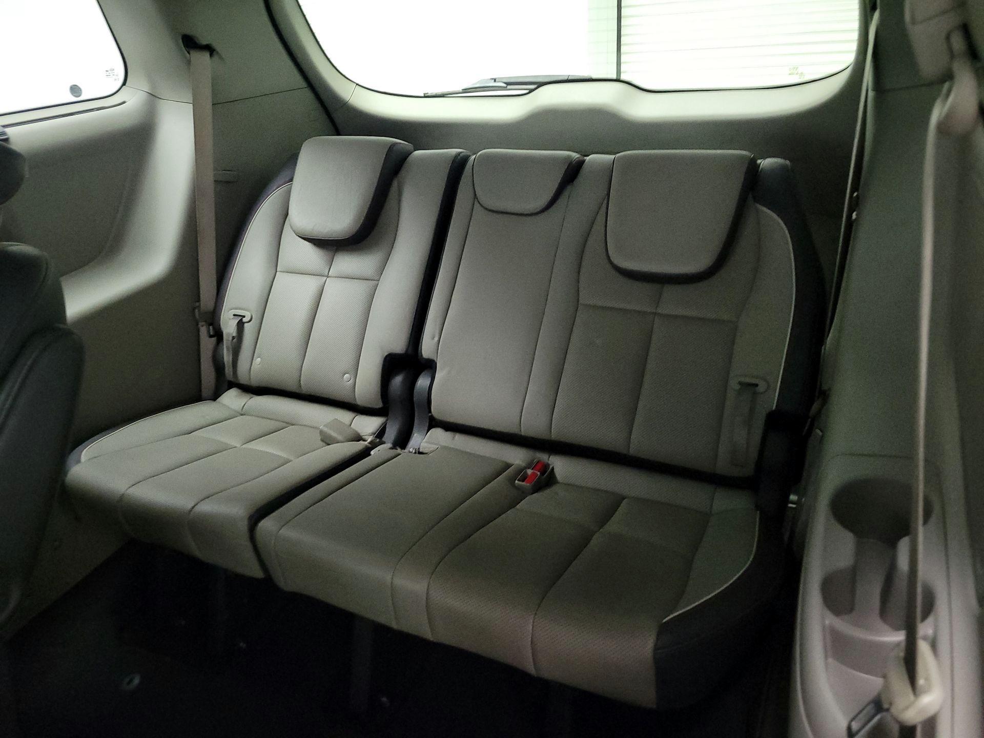 Thumbnail: 2015 Kia Sedona - 18